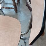 Chaise en formica
