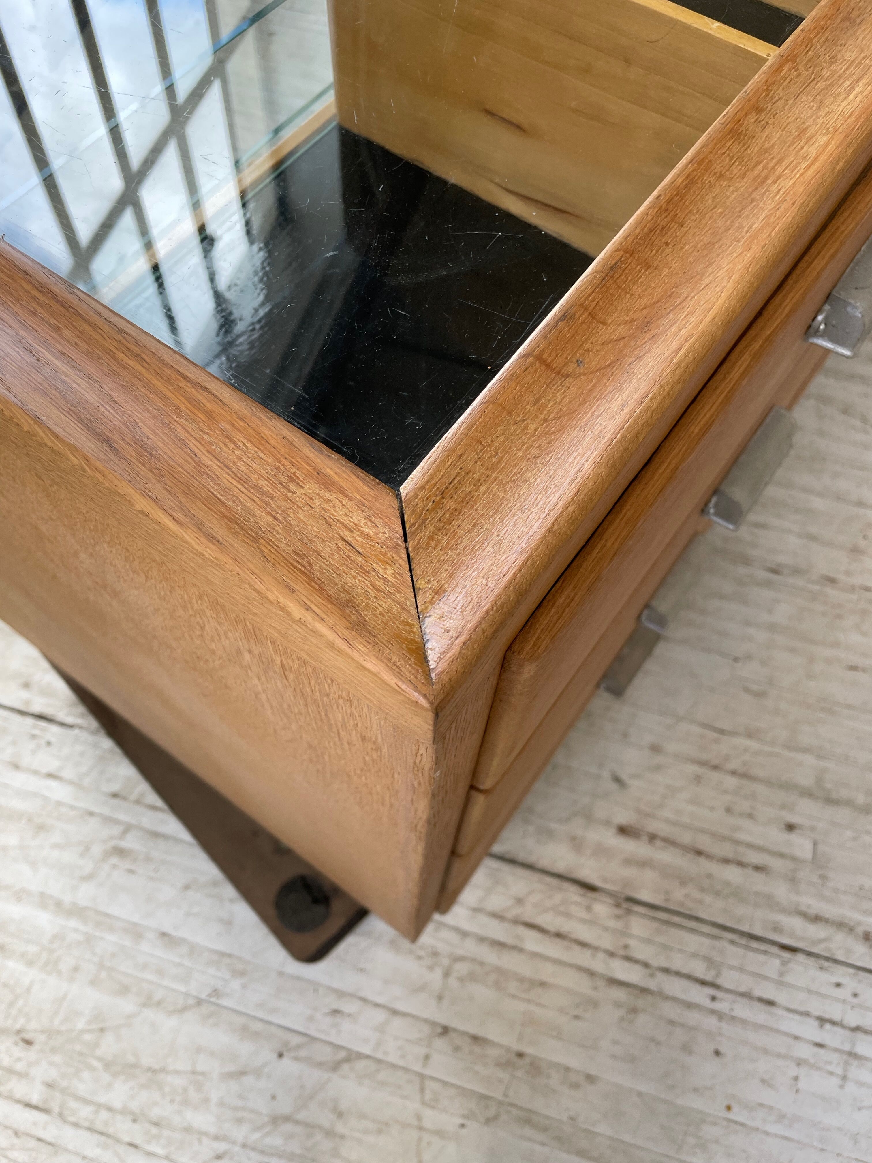 Glass trading post 50s