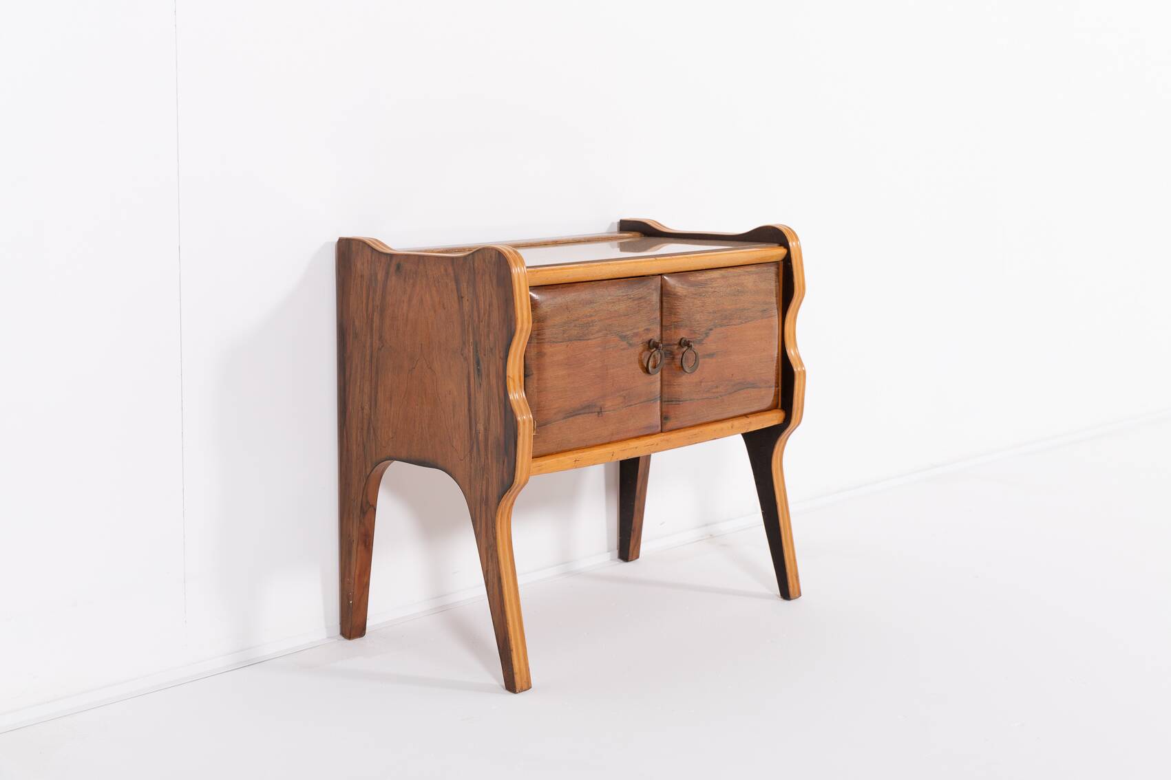 Table de nuit/armoire sculpturale italienne du milieu du siècle, années 1950