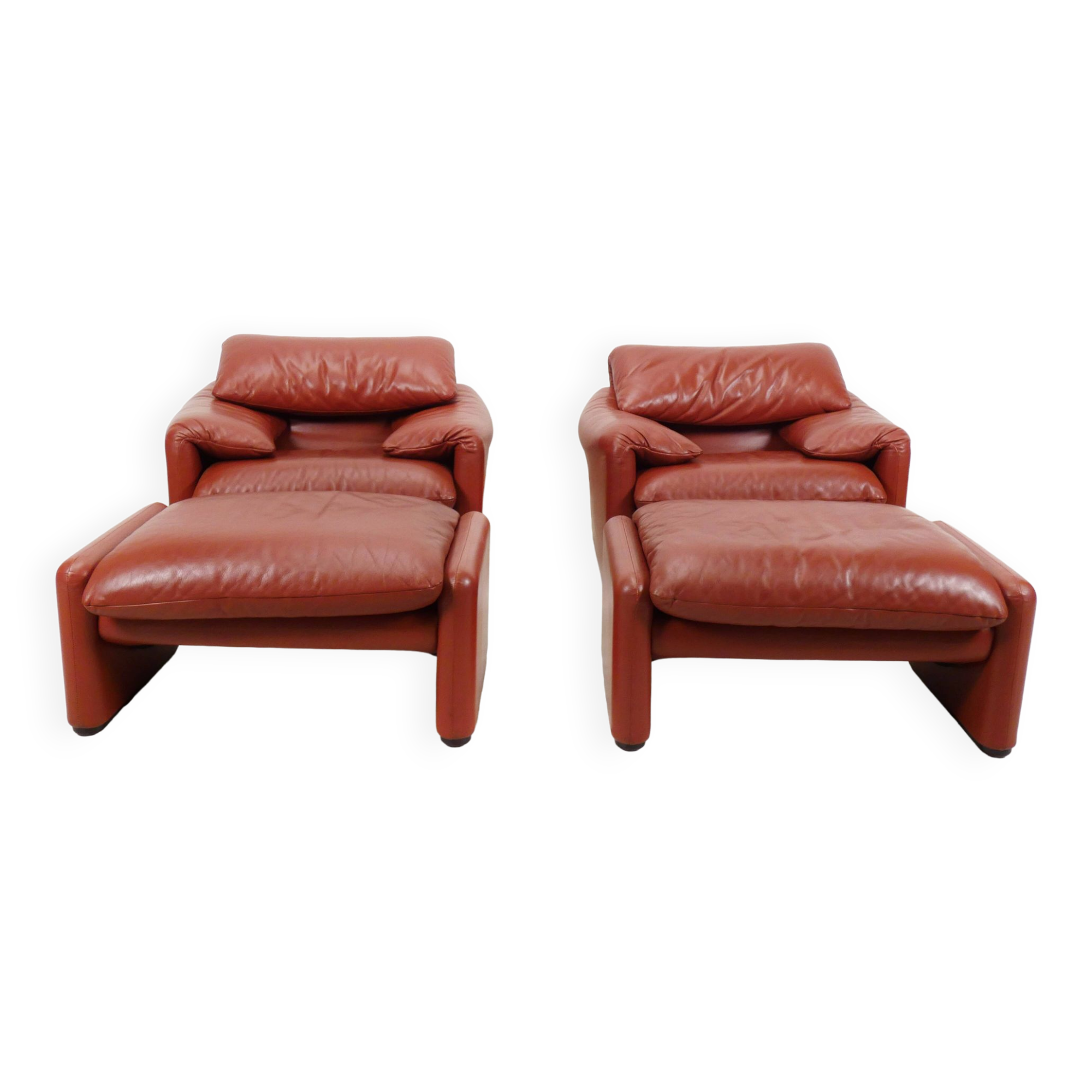 2 Cassina Maralunga fauteuils with ottoman