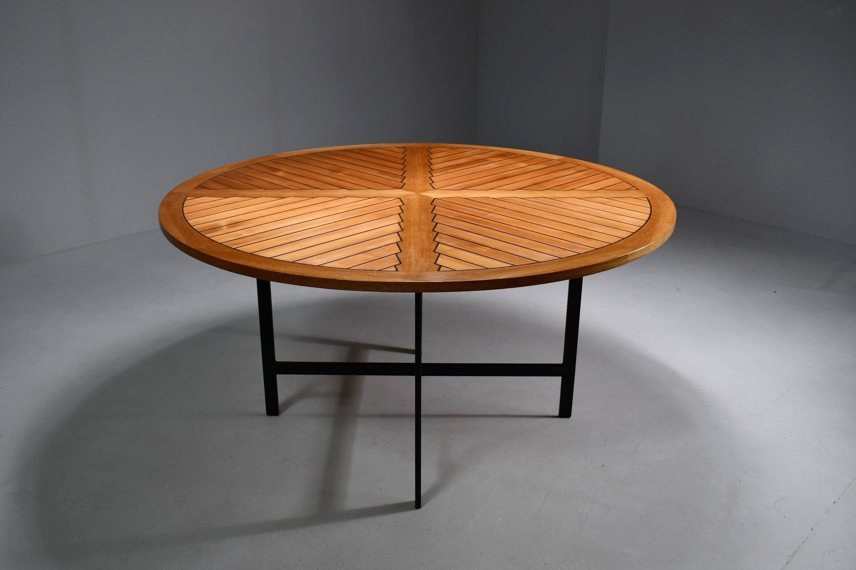Round Dining table by Olle Pira. 1970s, Sweden