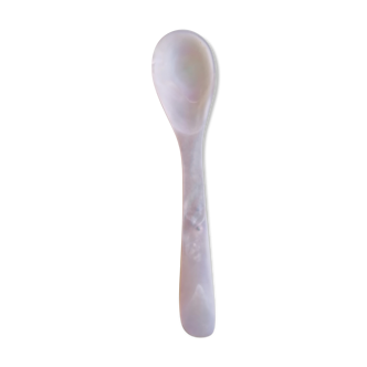 Mother-of-pearl caviar spoon