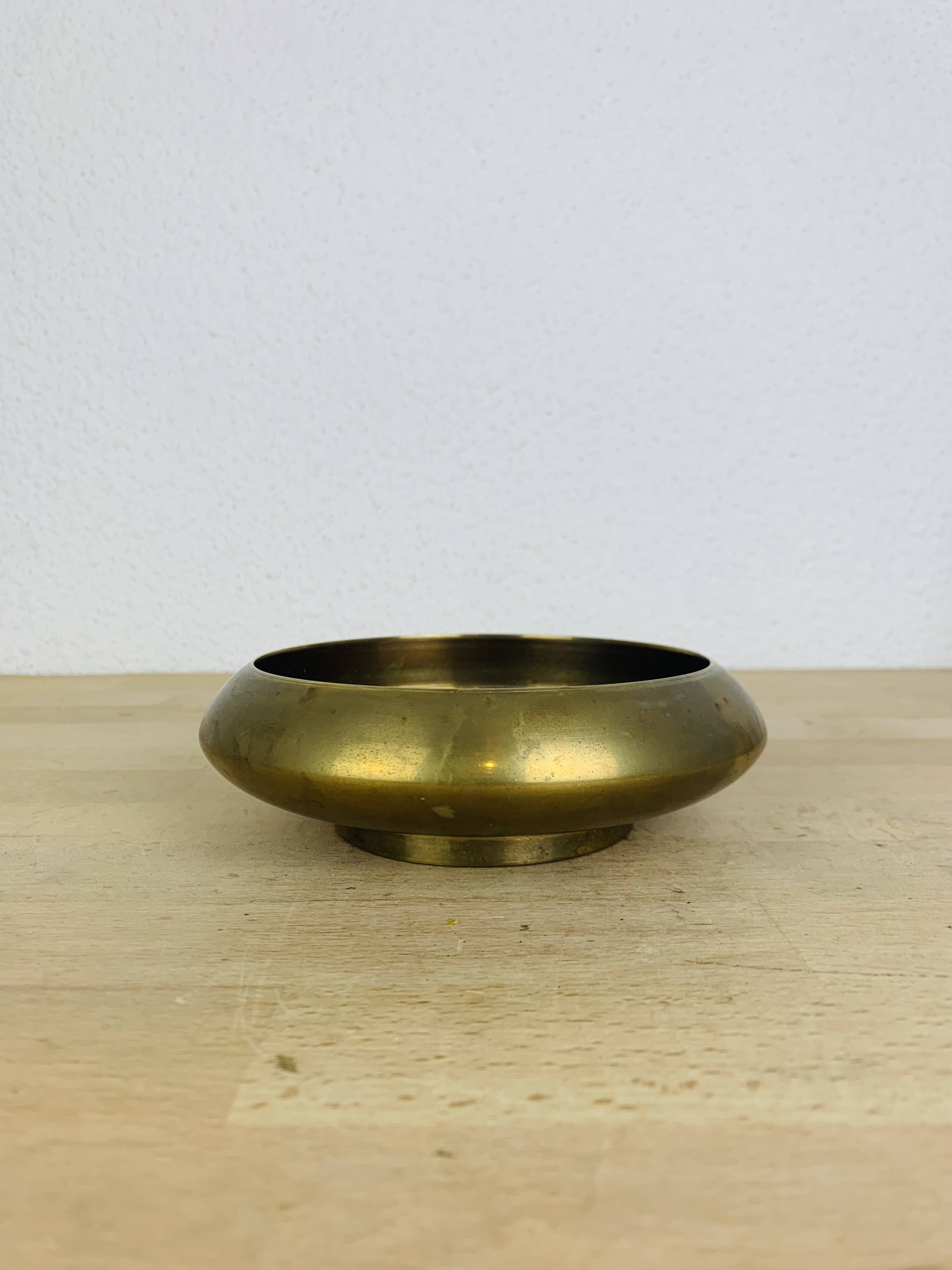 Vintage round gold-plated brass pocket tray