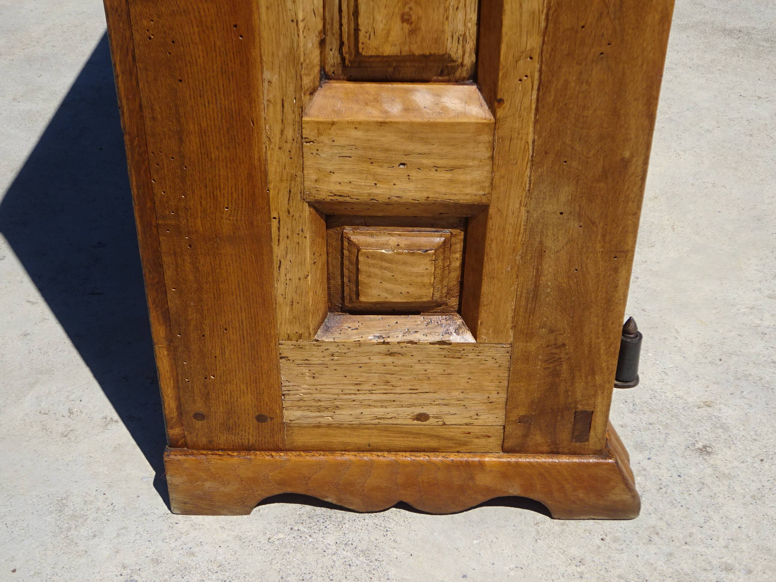 Old Tuscan sideboard, shallow depth