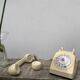 Téléphone à cadran beige vintage