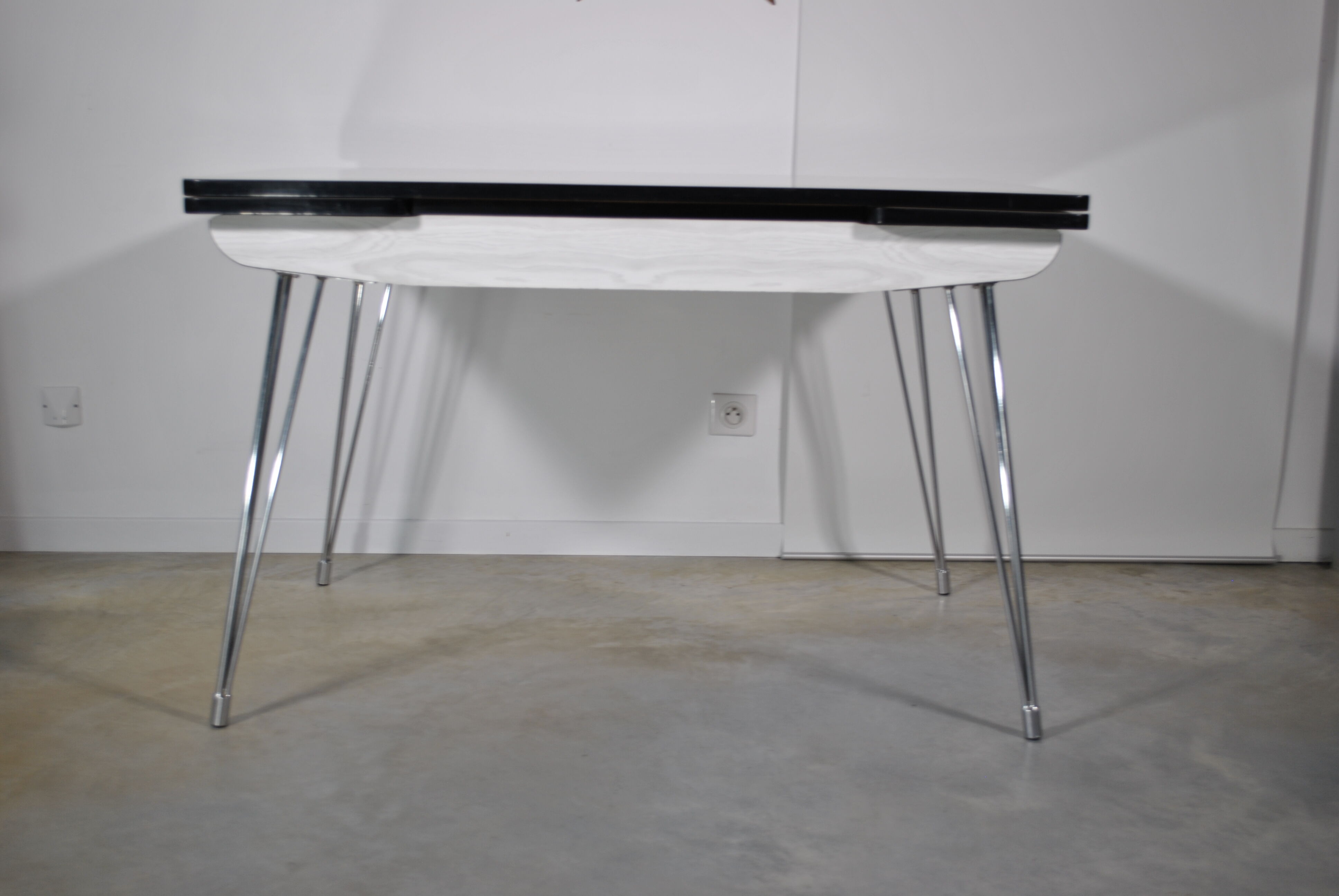 Formica 1950 table and chairs