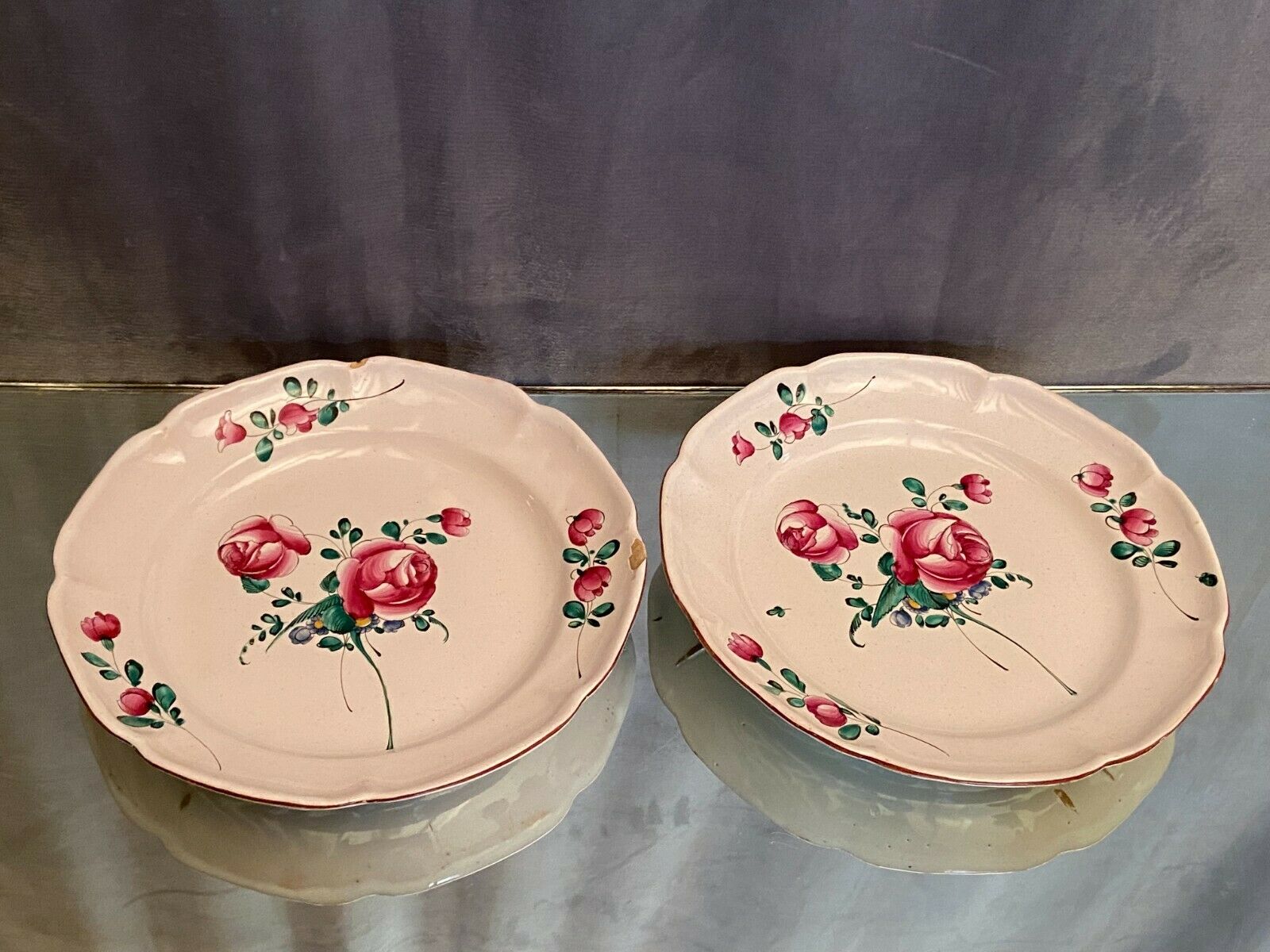 Pair of earthenware plates of the East XVIII-XIXth with floral decoration