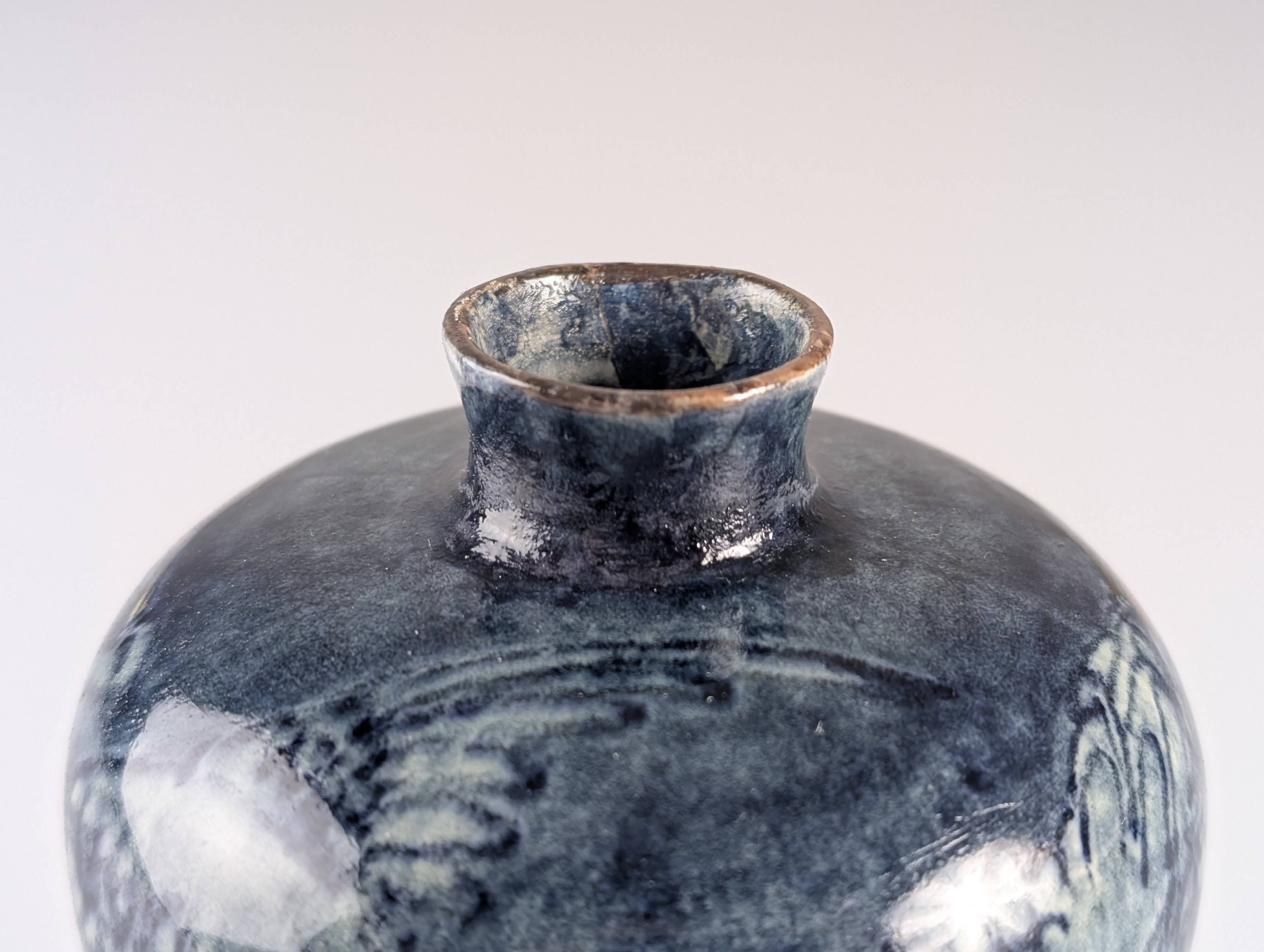 Art Nouveau Vase Herons and Flowers, J.W. Mijnlieff, Holland Utrecht 1900s