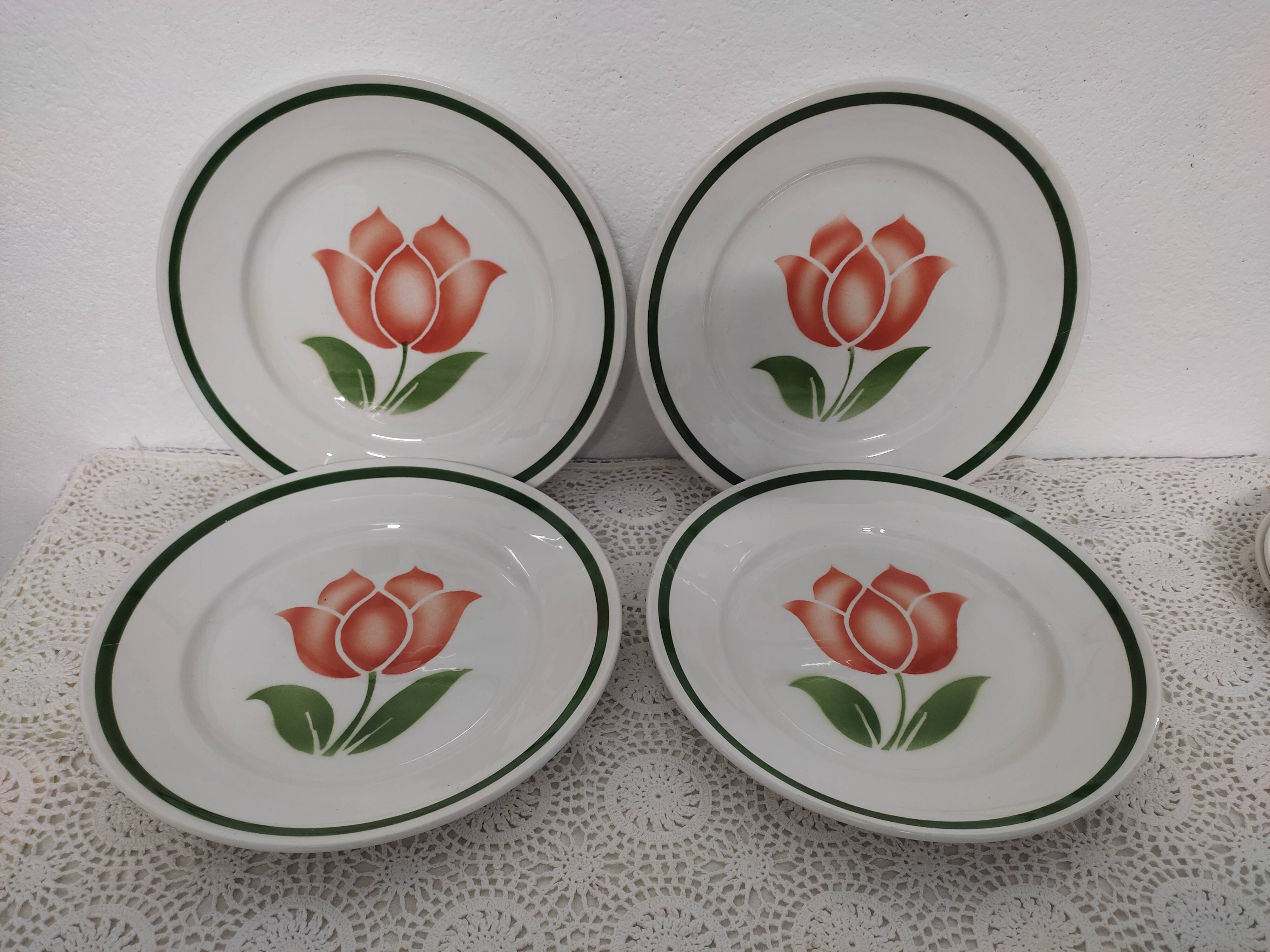 Plate mill of wolves