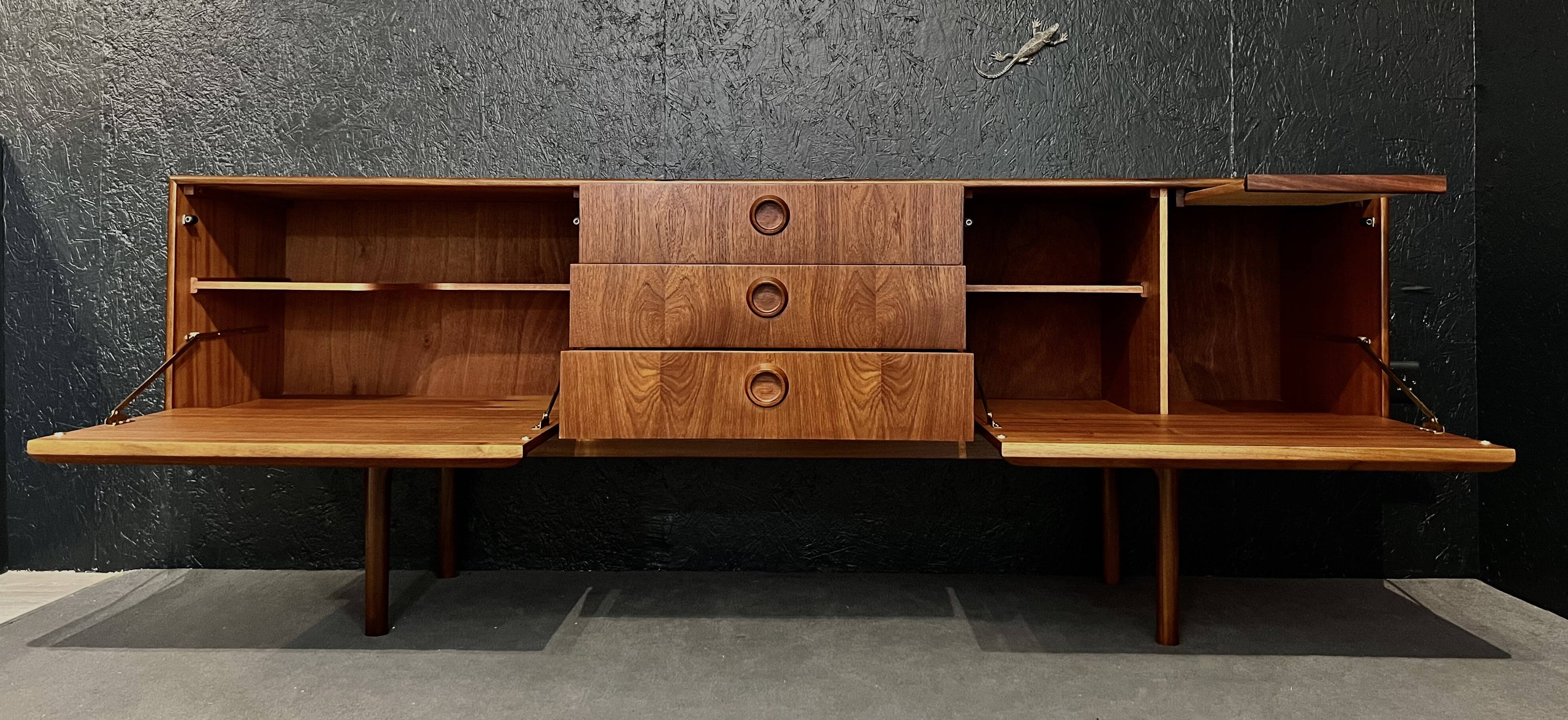 Buffet McIntosh Dunoon en teck