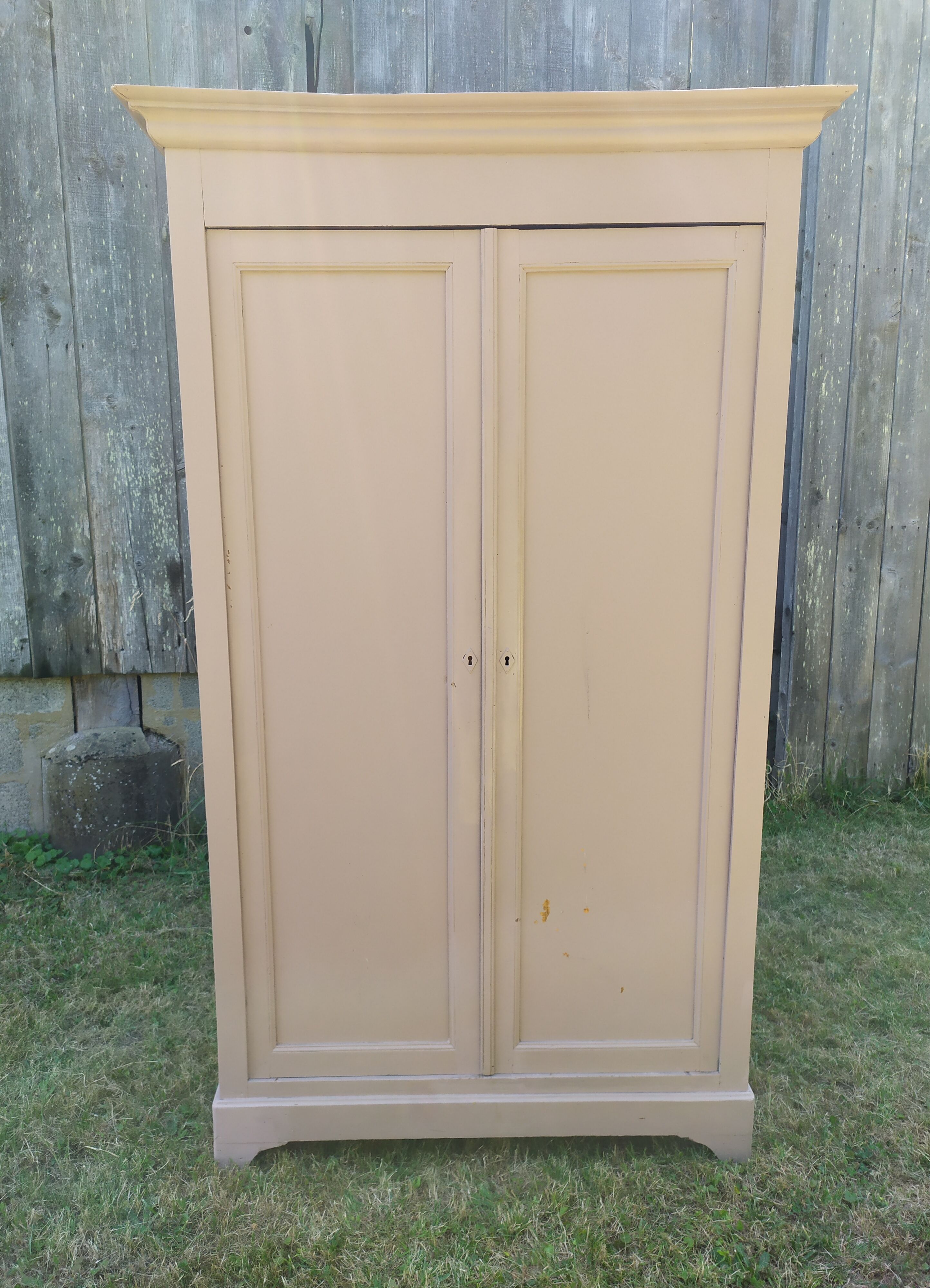 Armoire parisienne