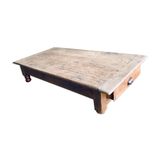 Farm table