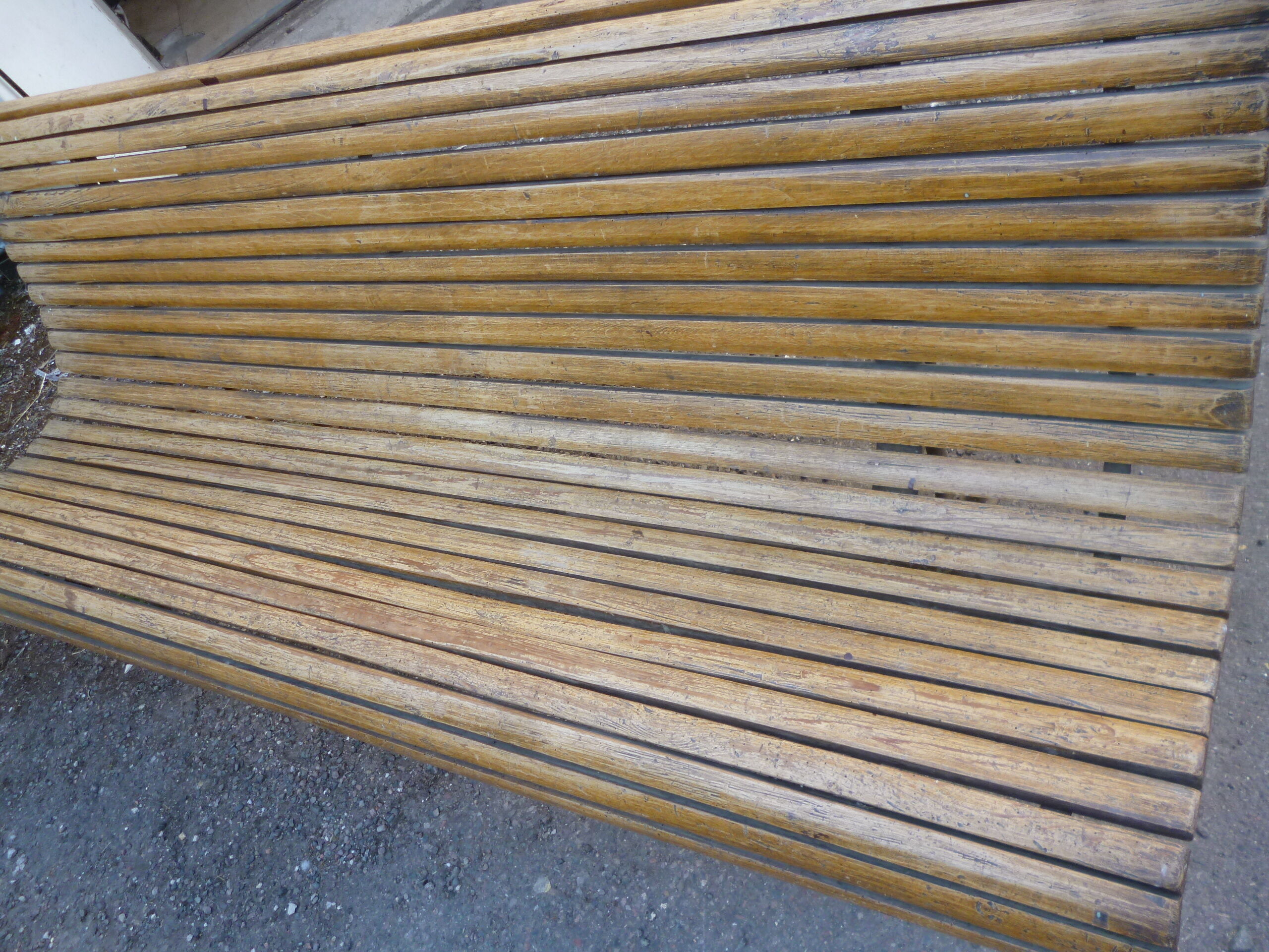 Garden bench wood and cast iron legs