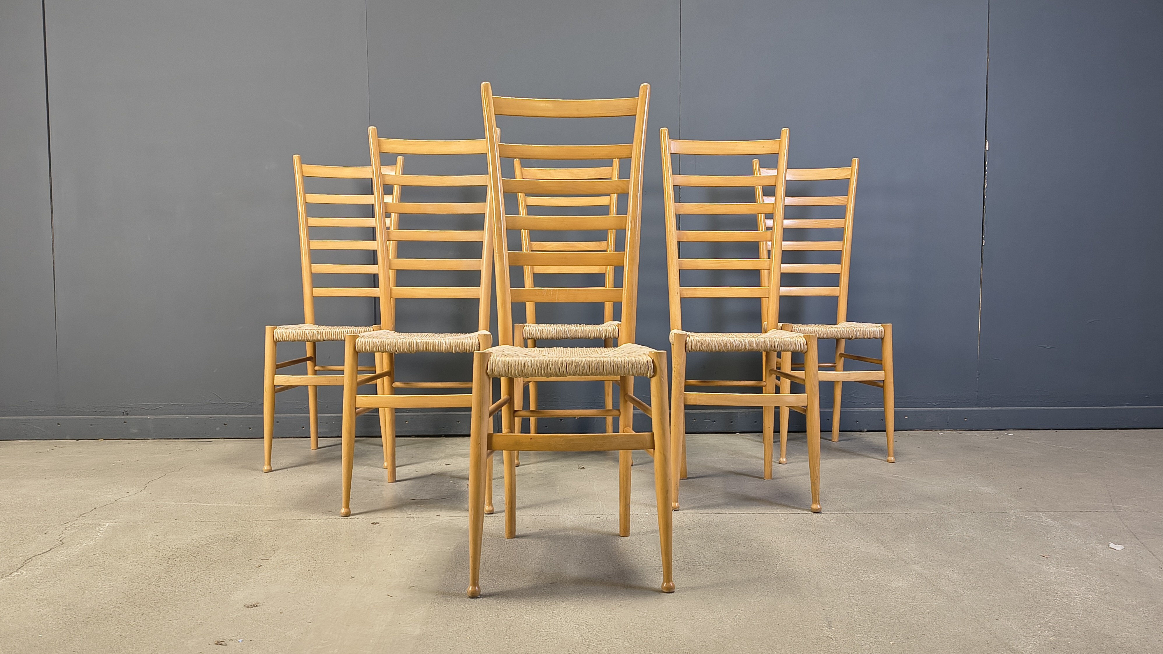 Ensemble de 6 chaises en bois de hêtre à dossier échelle italiennes, années 1970.