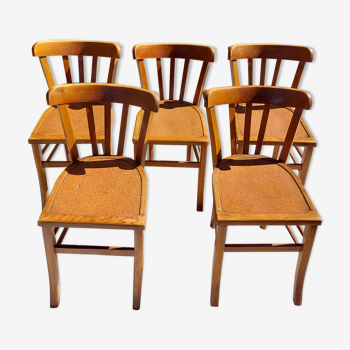 5 chaises en bois