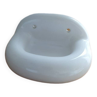 Wall soap dish