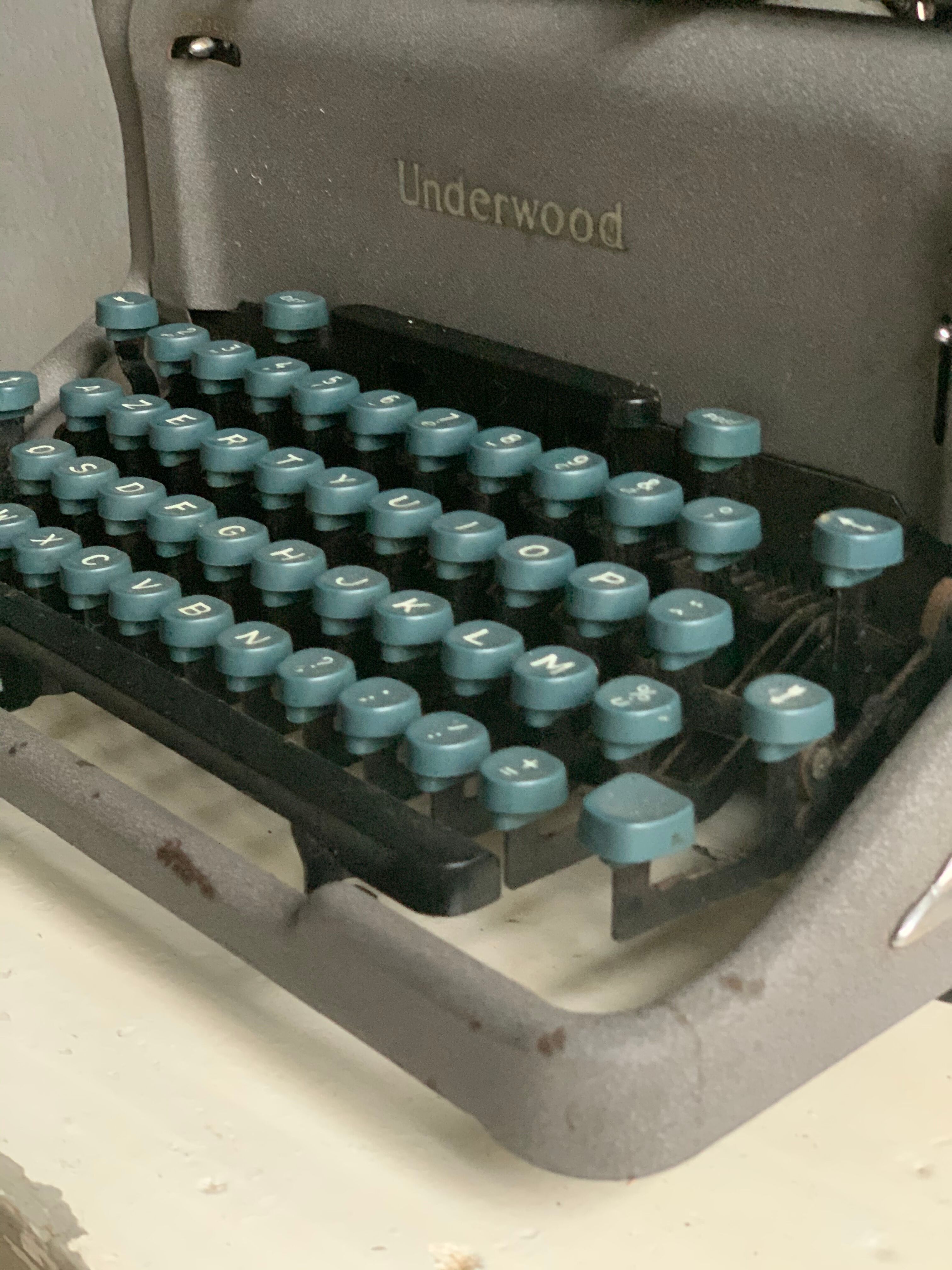 Underwood metal typewriter - 1940