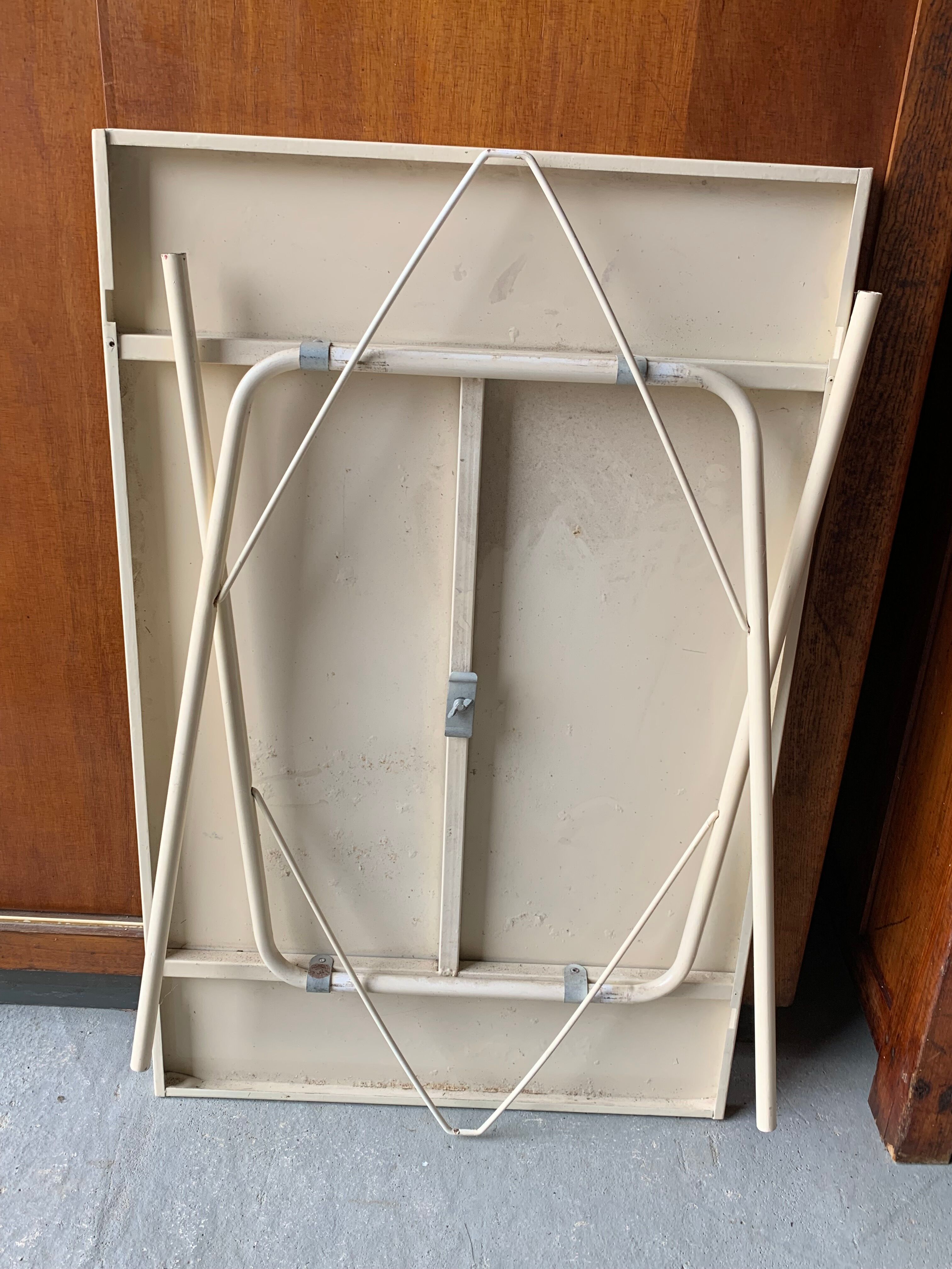 Set folding table and its 4 folding chairs perforated metal cream color - 70s