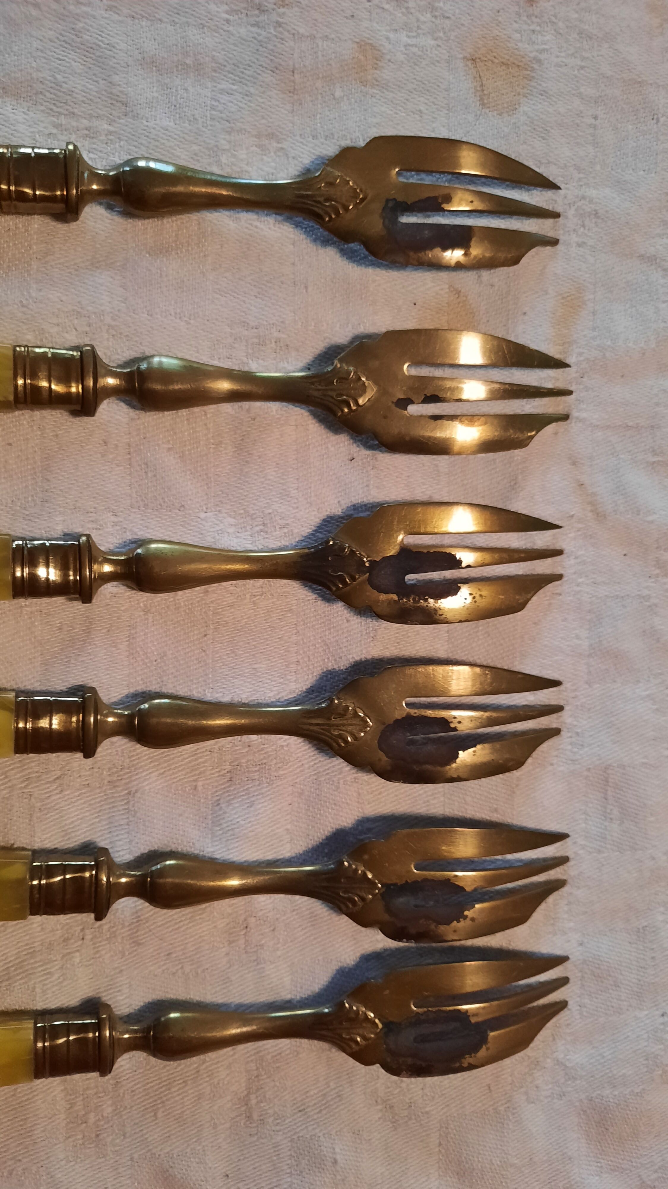 Box of 12 dessert forks