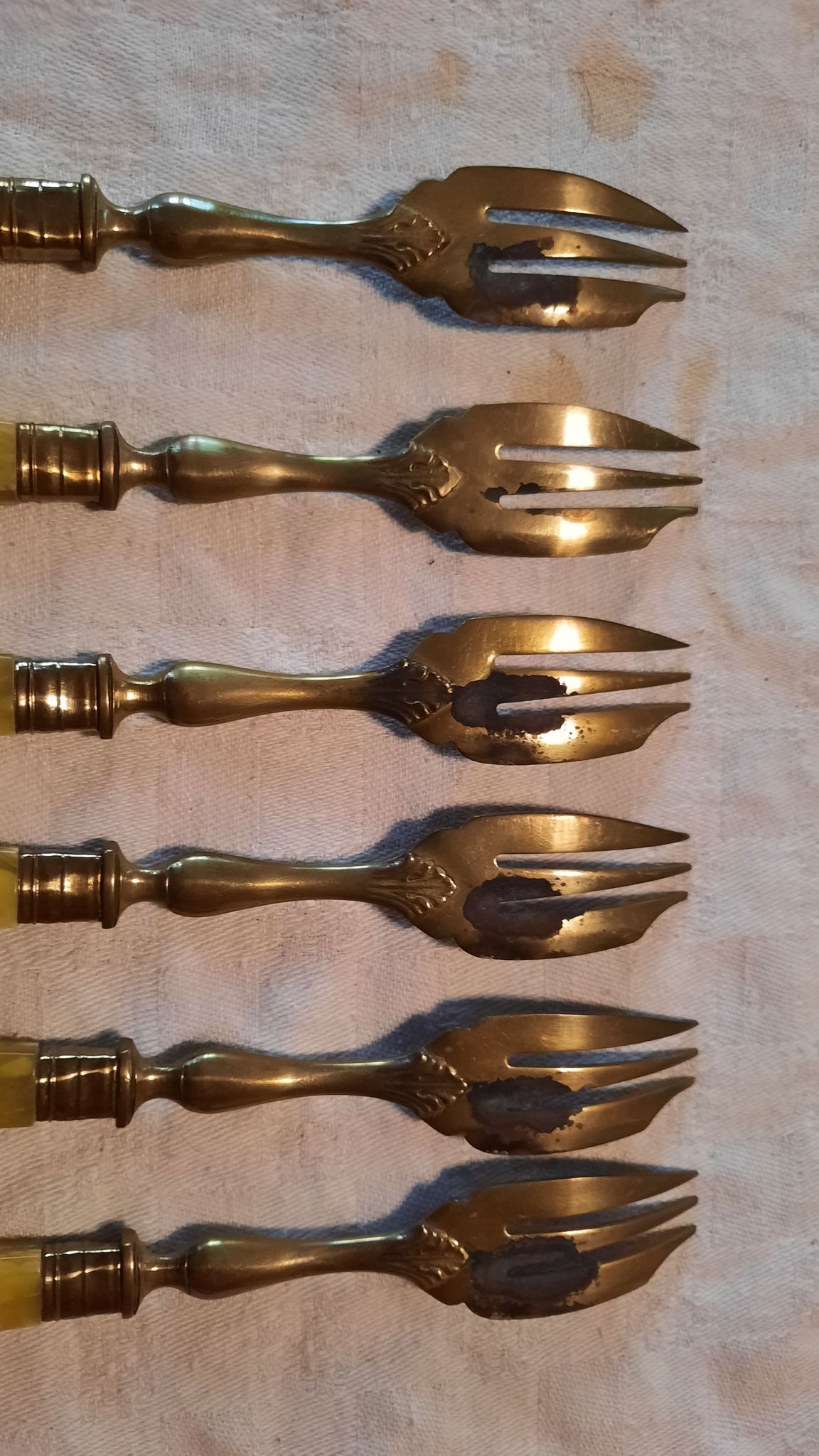 Box of 12 dessert forks