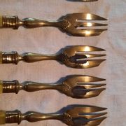 Box of 12 dessert forks