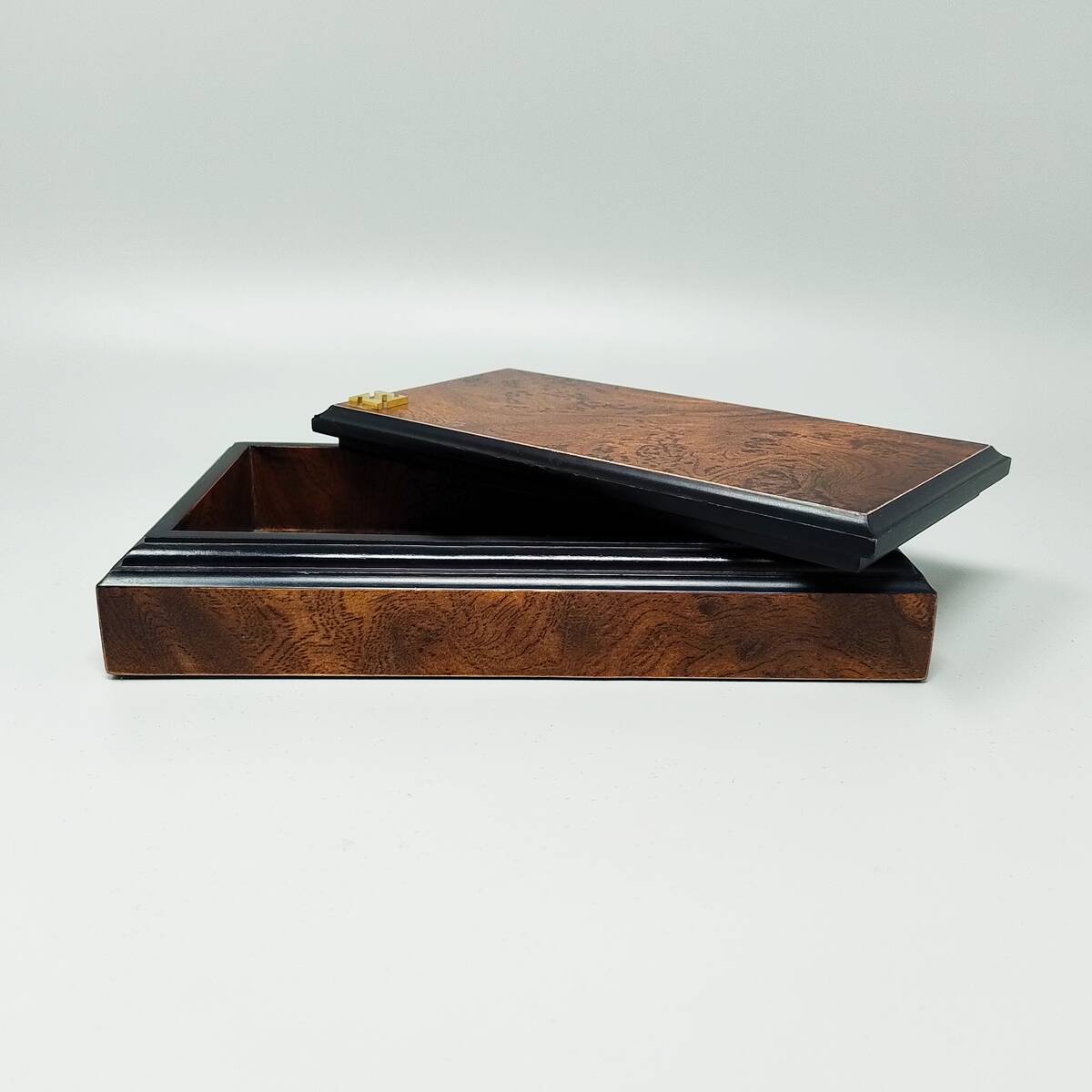 1970s Gorgeous Smoking Set in Luxury Thuja Root. Made in Italy