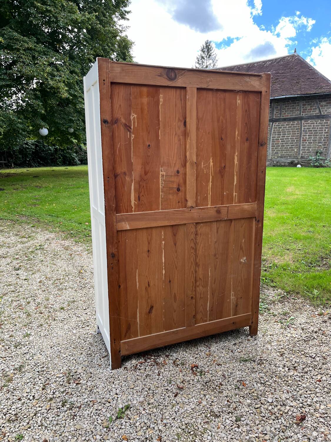 Armoire parisienne