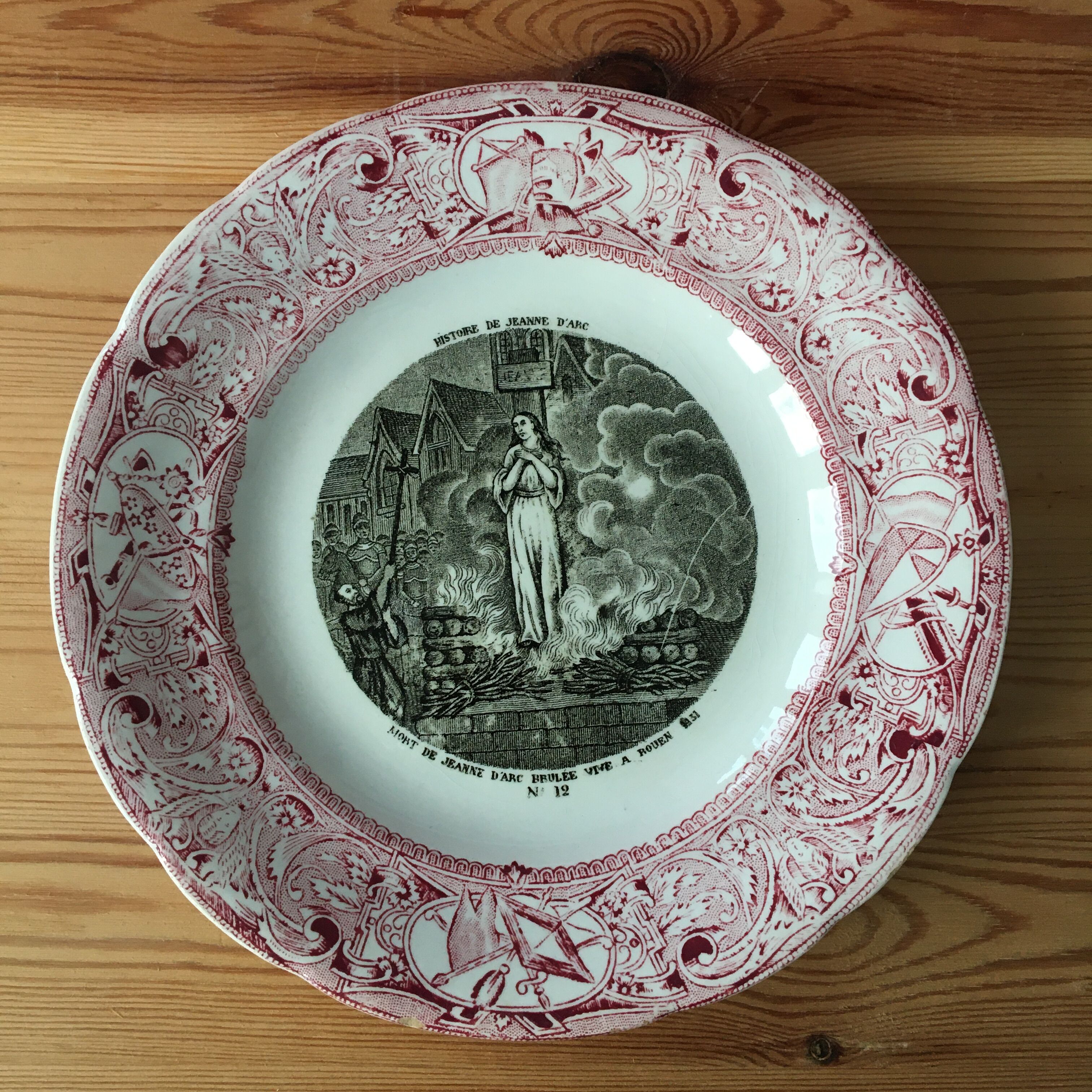 talking plate Jeanne d'Arc Gien