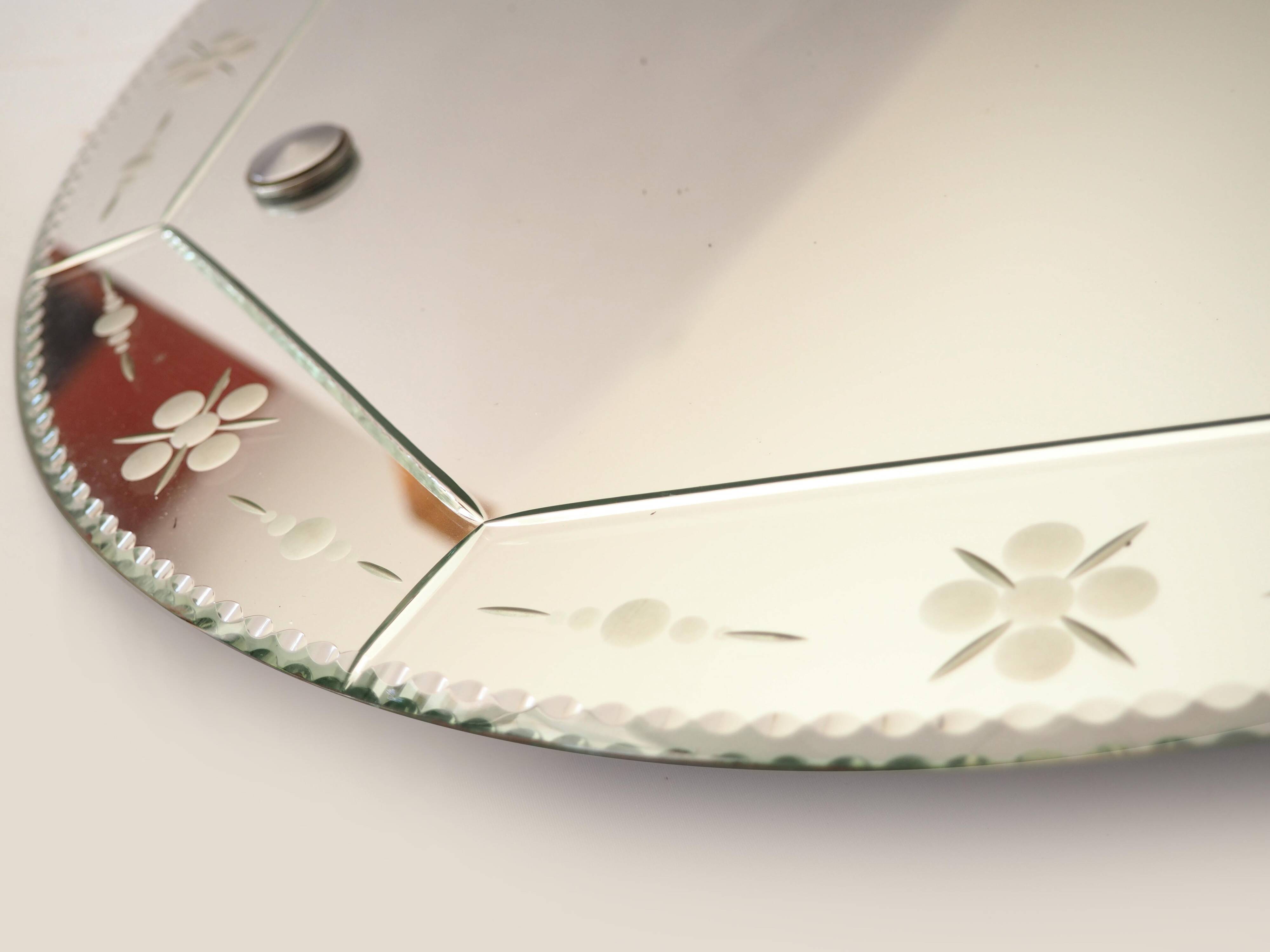 Chiseled mirror called Venetian diam 60cm