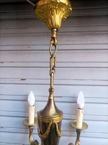 Superb 6-light chandelier in gilded bronze in Louis XVI style, in working condition.
