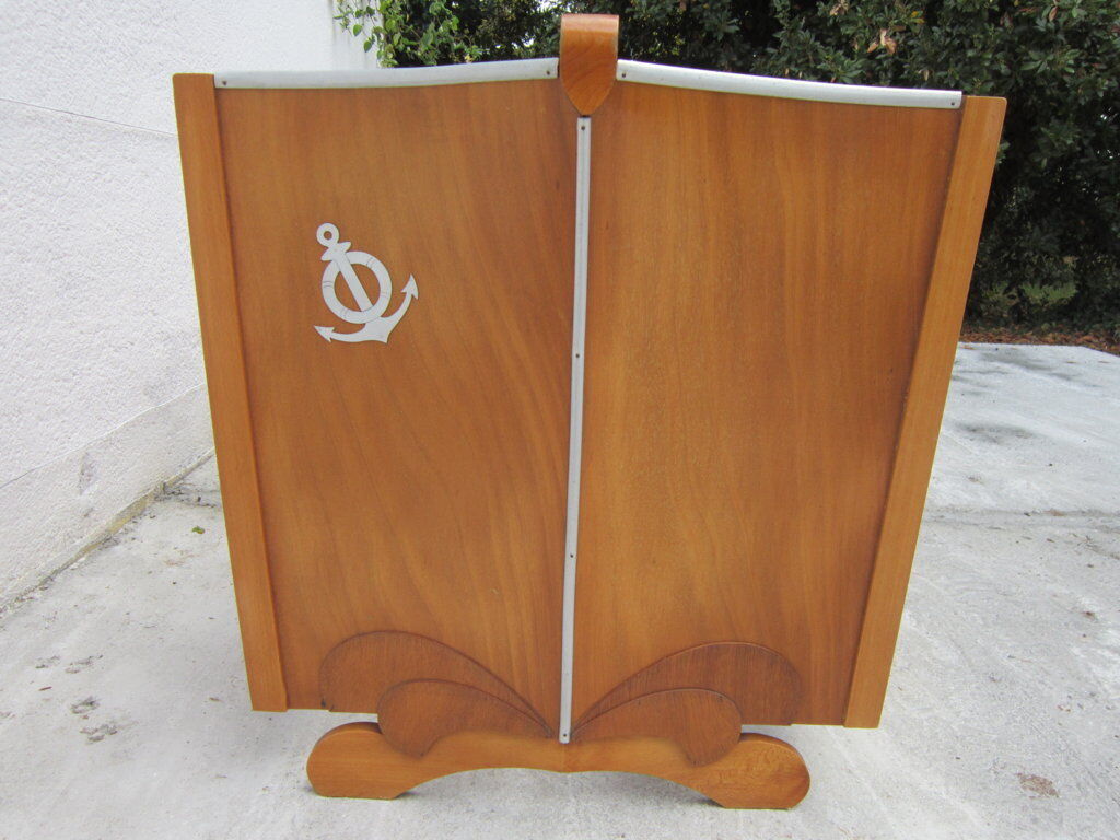 Child bed wood shape bow of boat