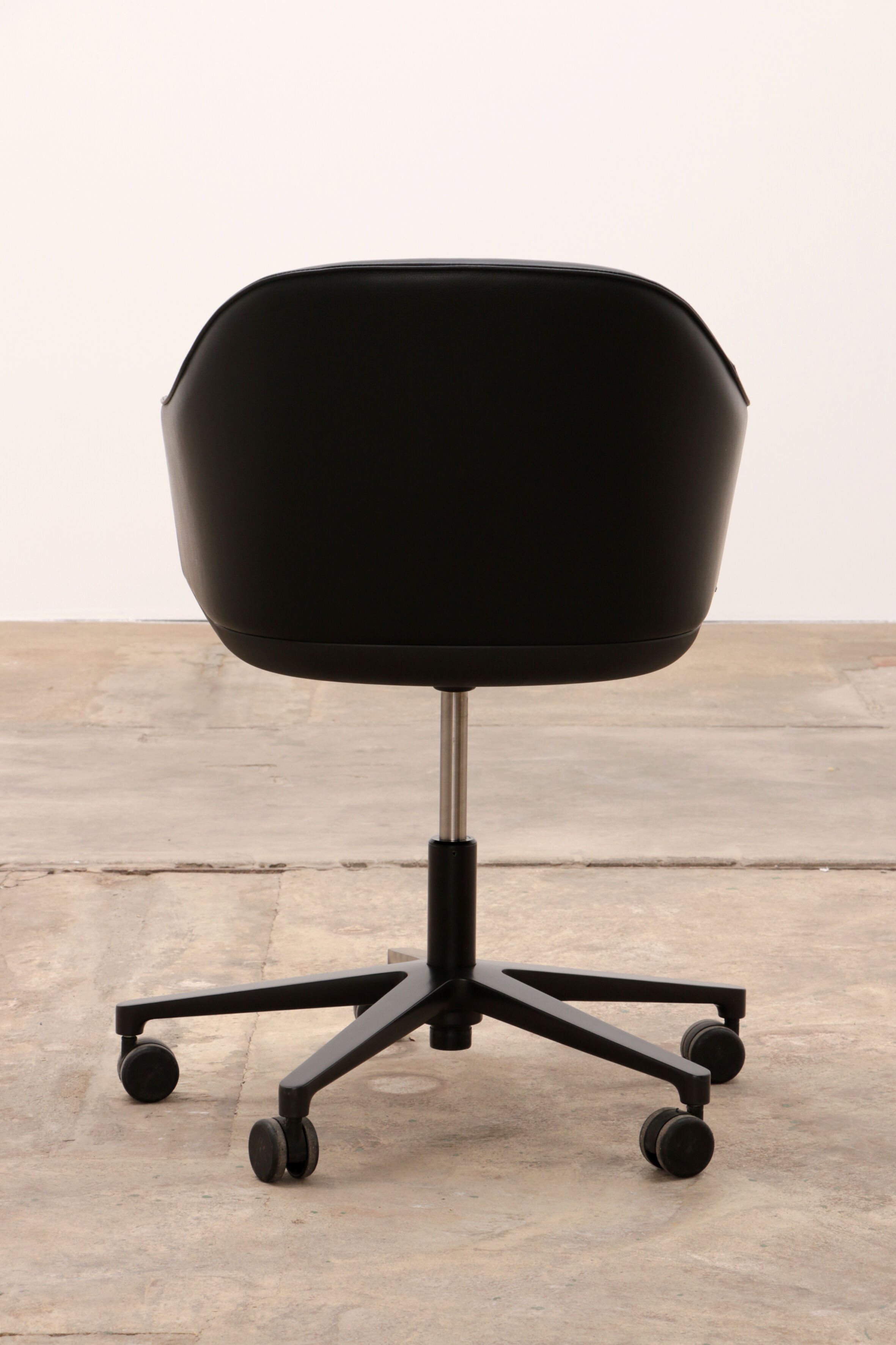 Vitra softshell office chair design by Ronan & Erwan Bouroullec.