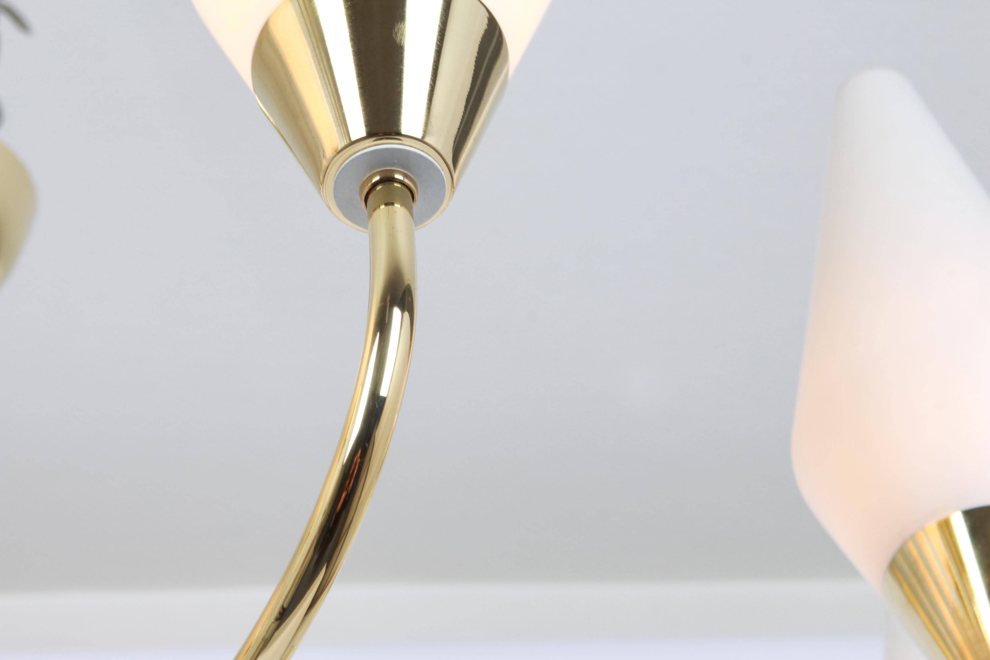 Classic glass chandelier, in the Stilnovo style, 1950s.