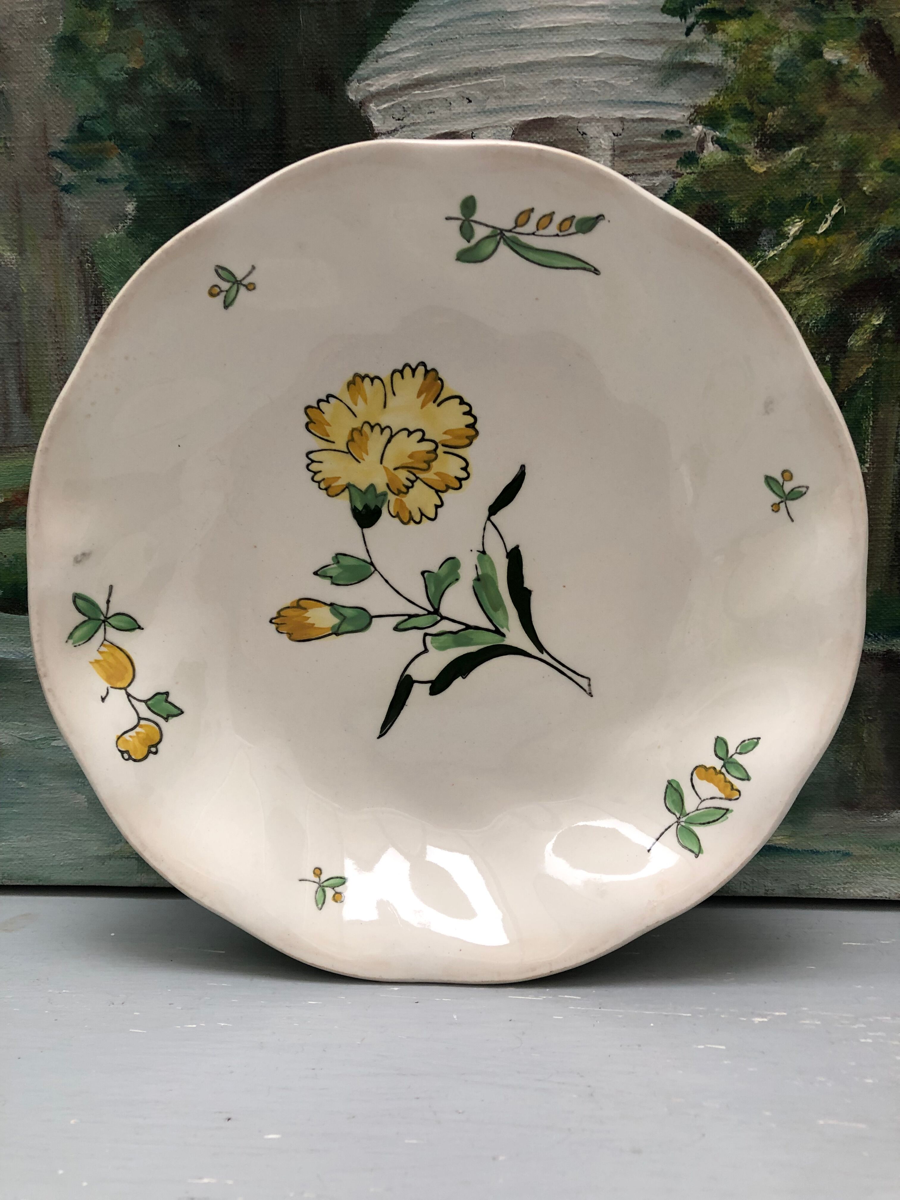 Lots de 4 assiettes creuses, Modèle embrun, aux motifs à fleurs jaune. Estampillées Salins France.