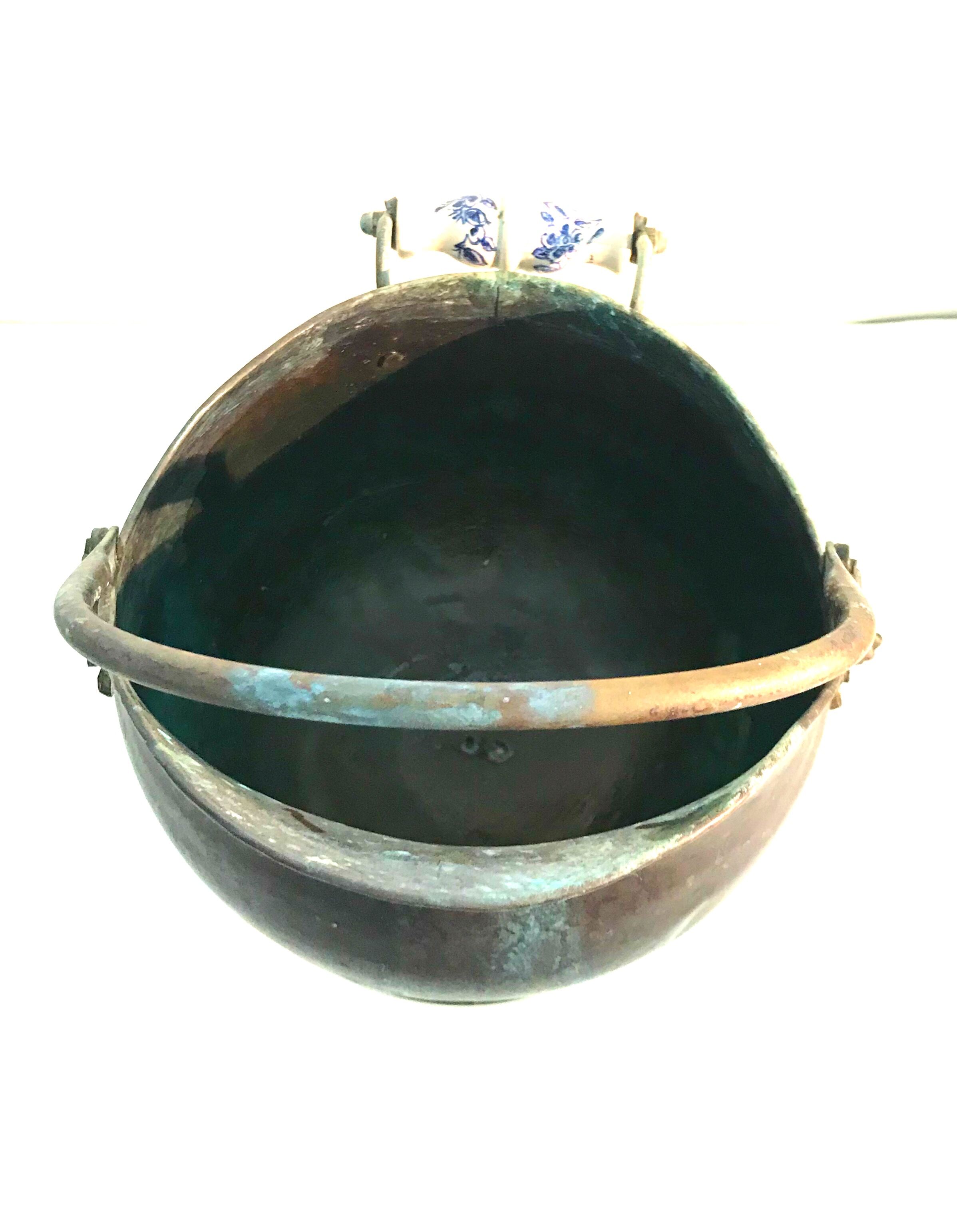 Cache pot ancient copper and porcelain