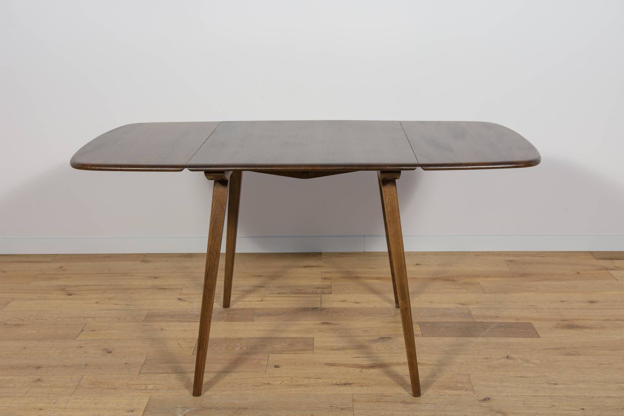 Table à manger Goldsmith Series par Lucian Ercolani pour Ercol, Royaume-Uni