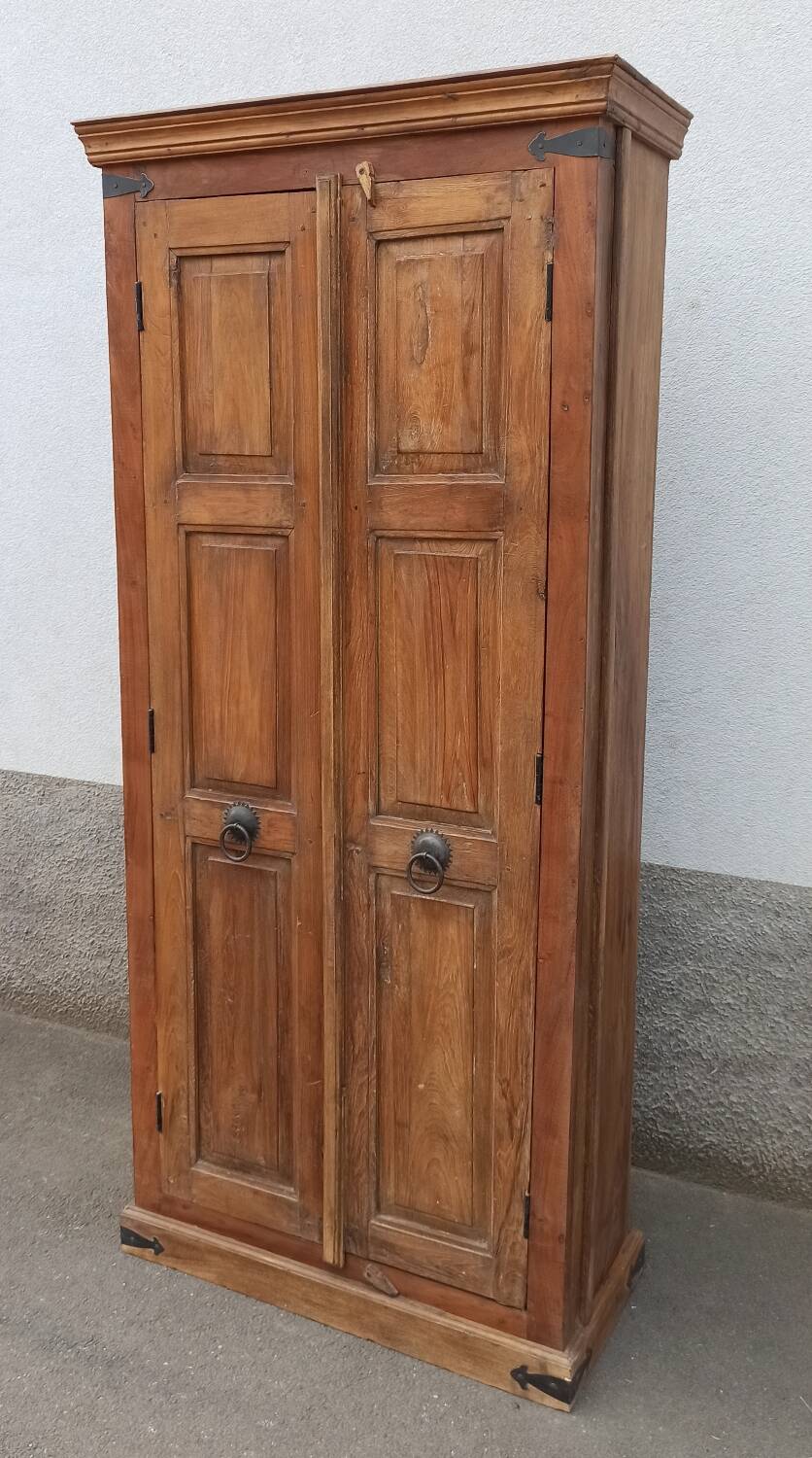 Grande armoire ancienne en bois