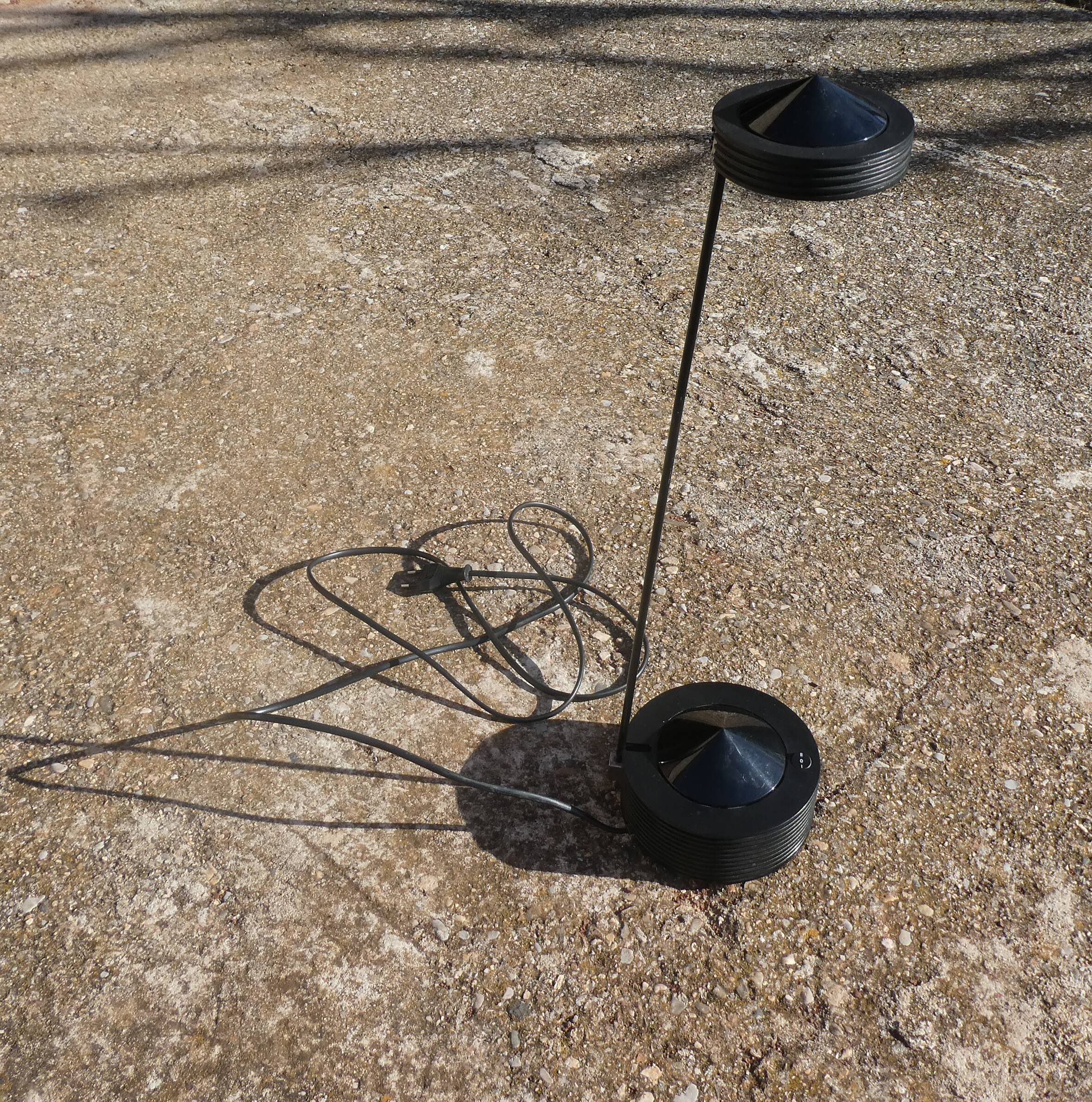 lugano desk lamp from e lite by targetti black