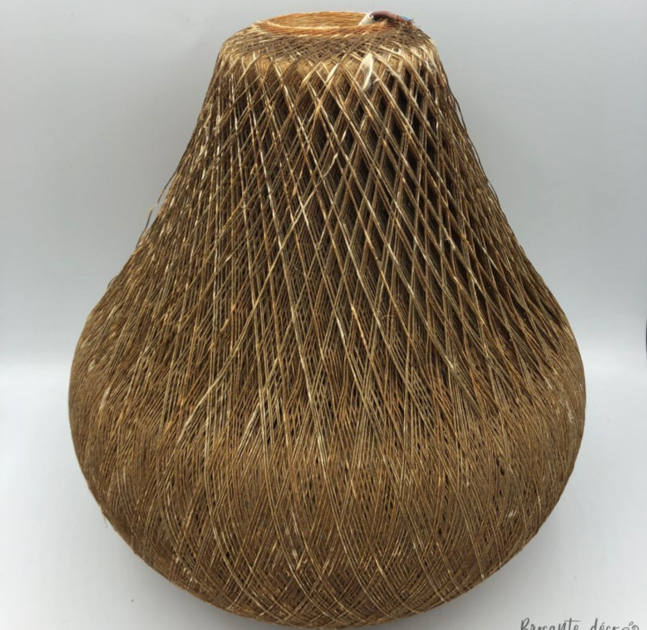 Scandinavian suspension in vintage pear-shaped thread
