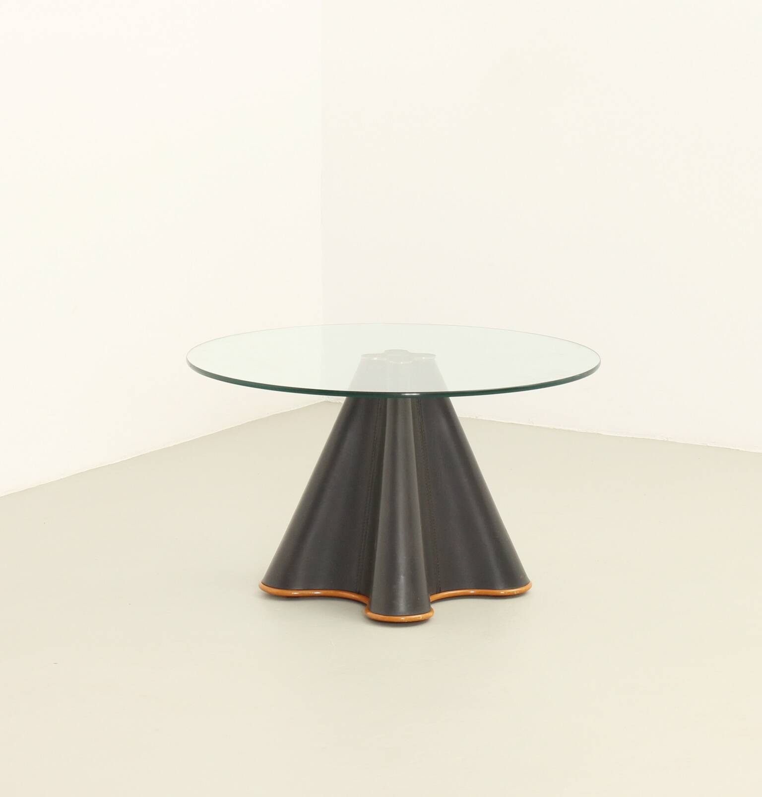 Trébol side table by Oscar Tusquets for Casas, Spain, 1993