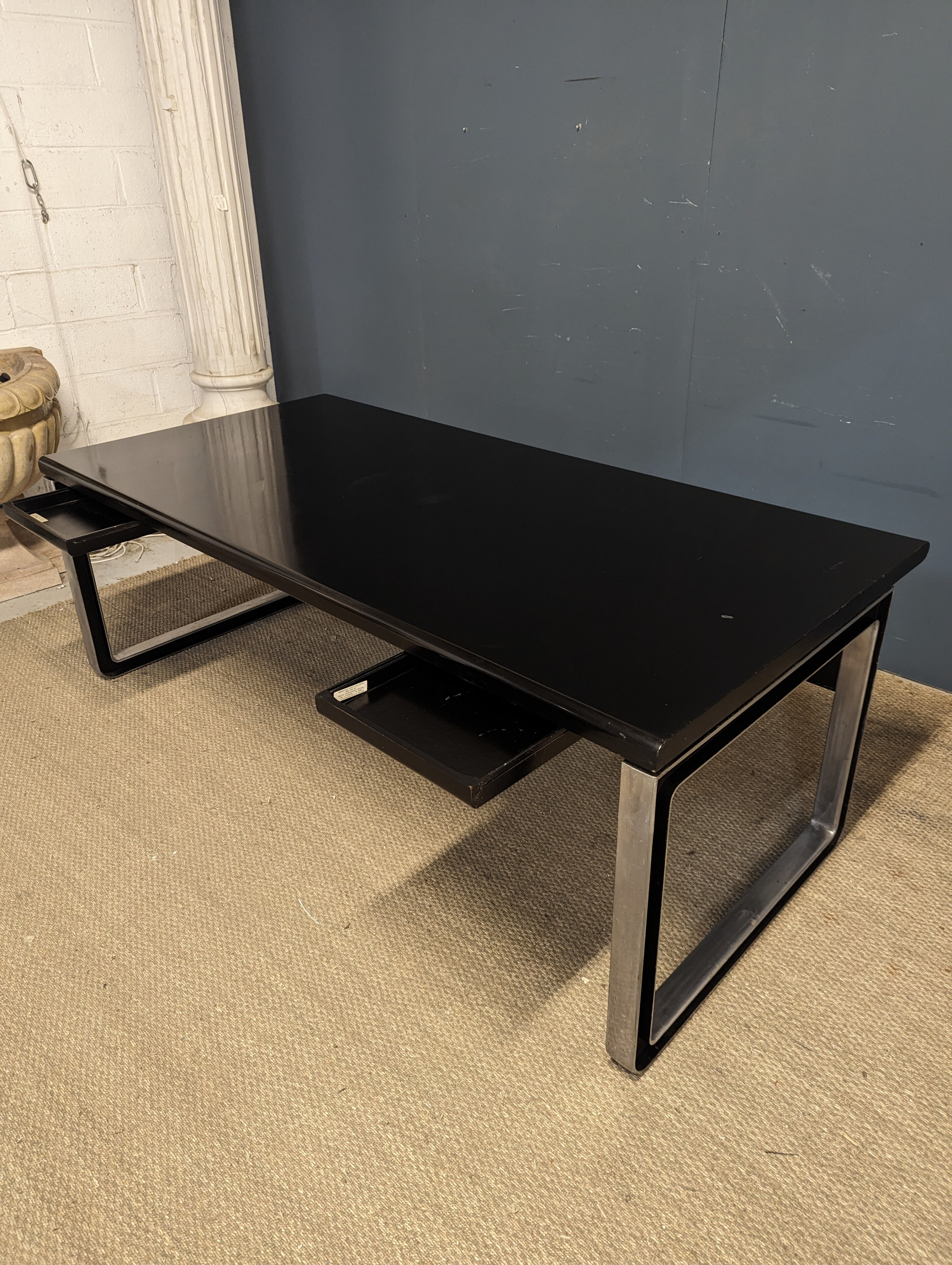 Bureau Tecno T333 par Eugenio Gerli et Osvaldo Borsani