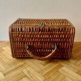 Ancien panier en osier avec anse de transport