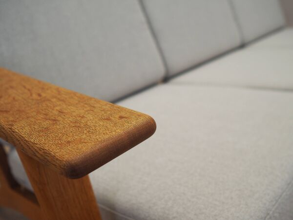 Canapé en chêne, design danois, années 1960, designer : Hans J. Wegner, fabricant : Getama