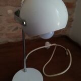 Lamp on foot eyeball