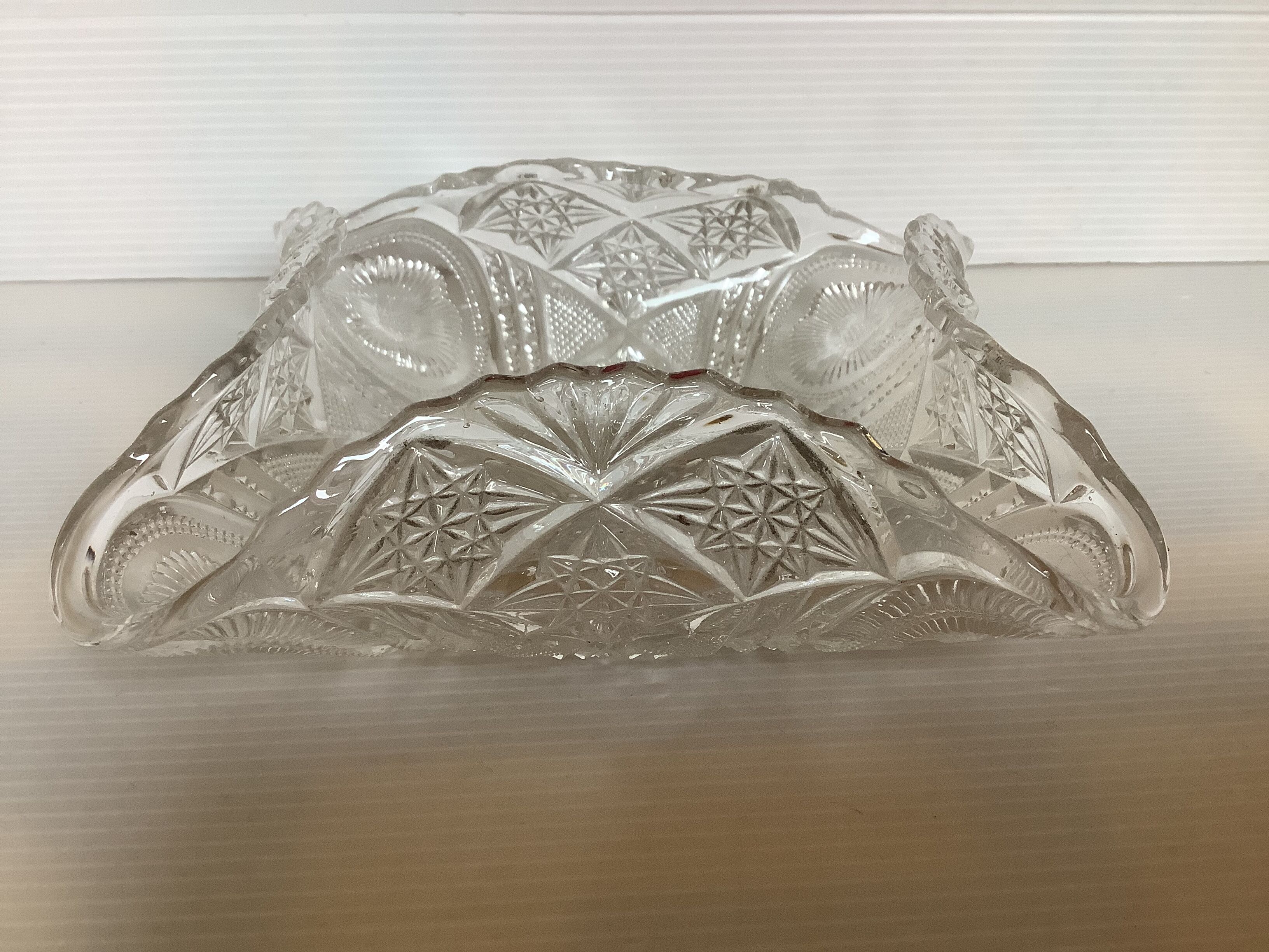 Molded glass empty pocket