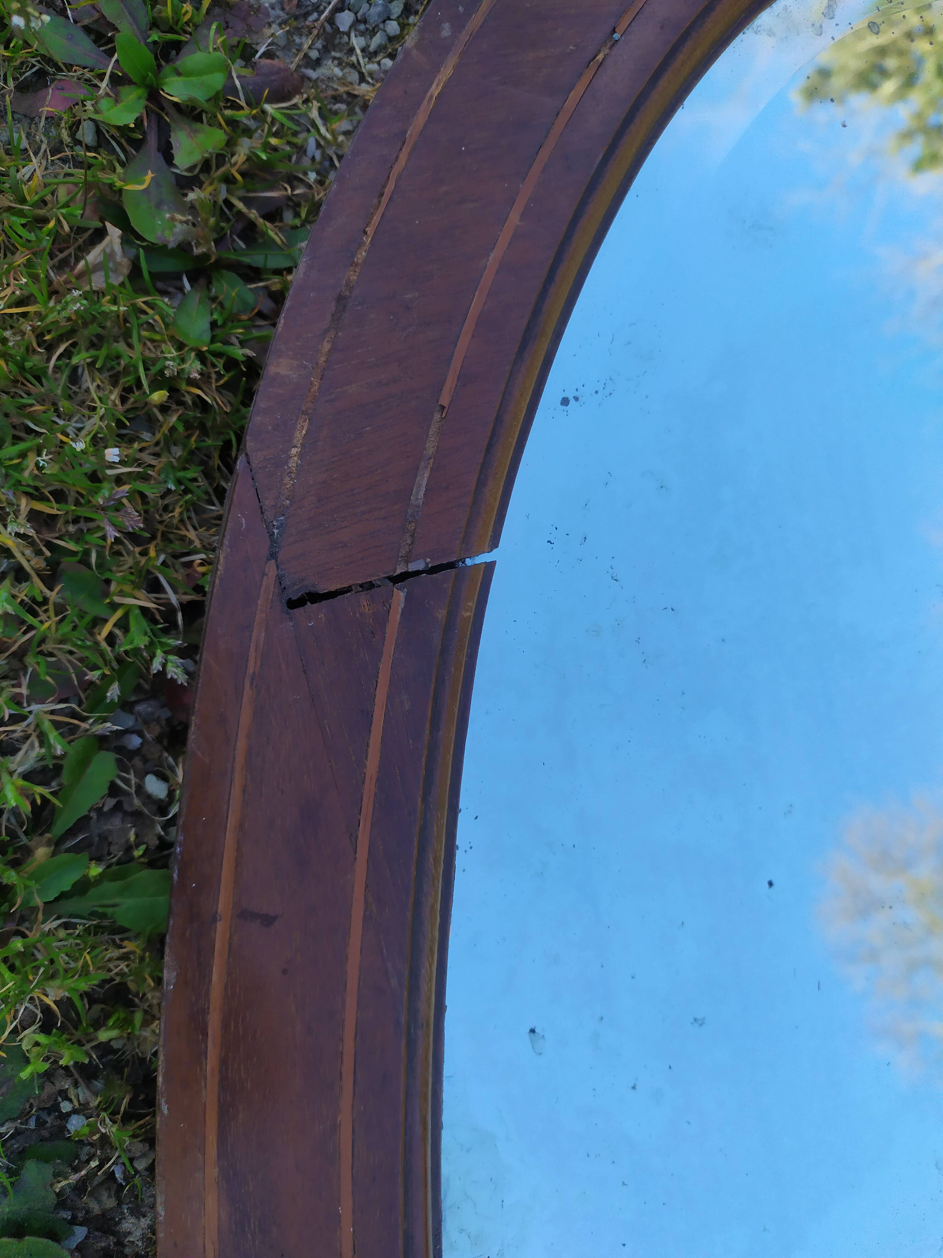 Beveled oval mirror 83x52cm