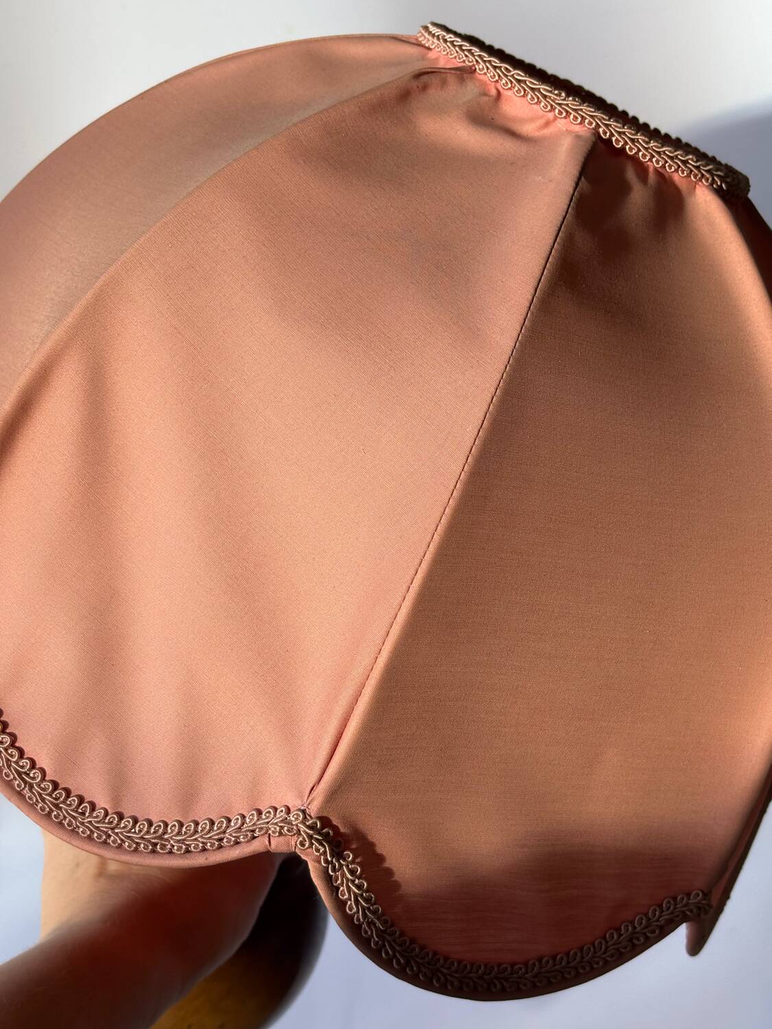 1950s wooden and pink fabric table lamp