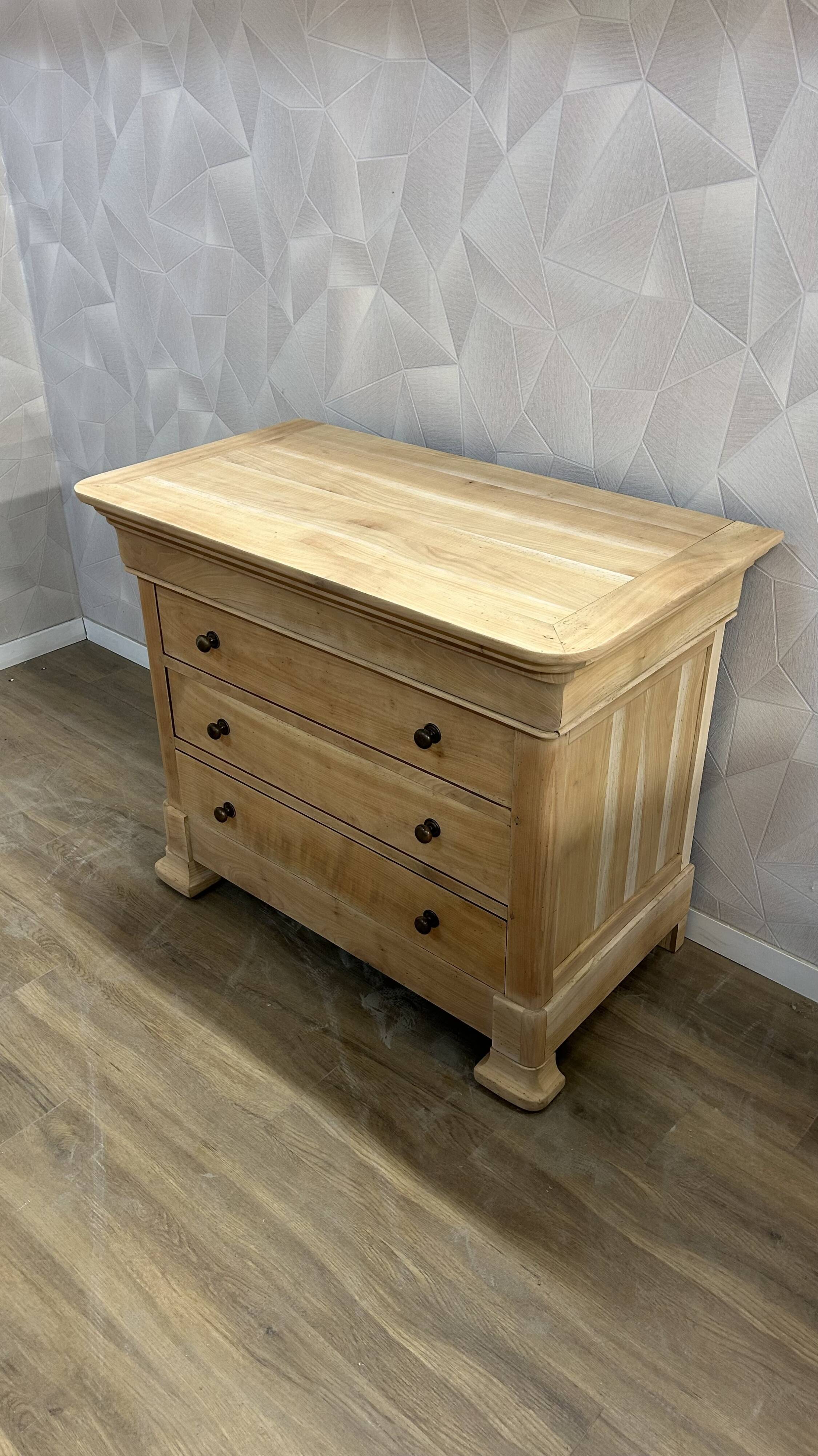 Louis Philipe 4-drawer chest of drawers, airbrushed