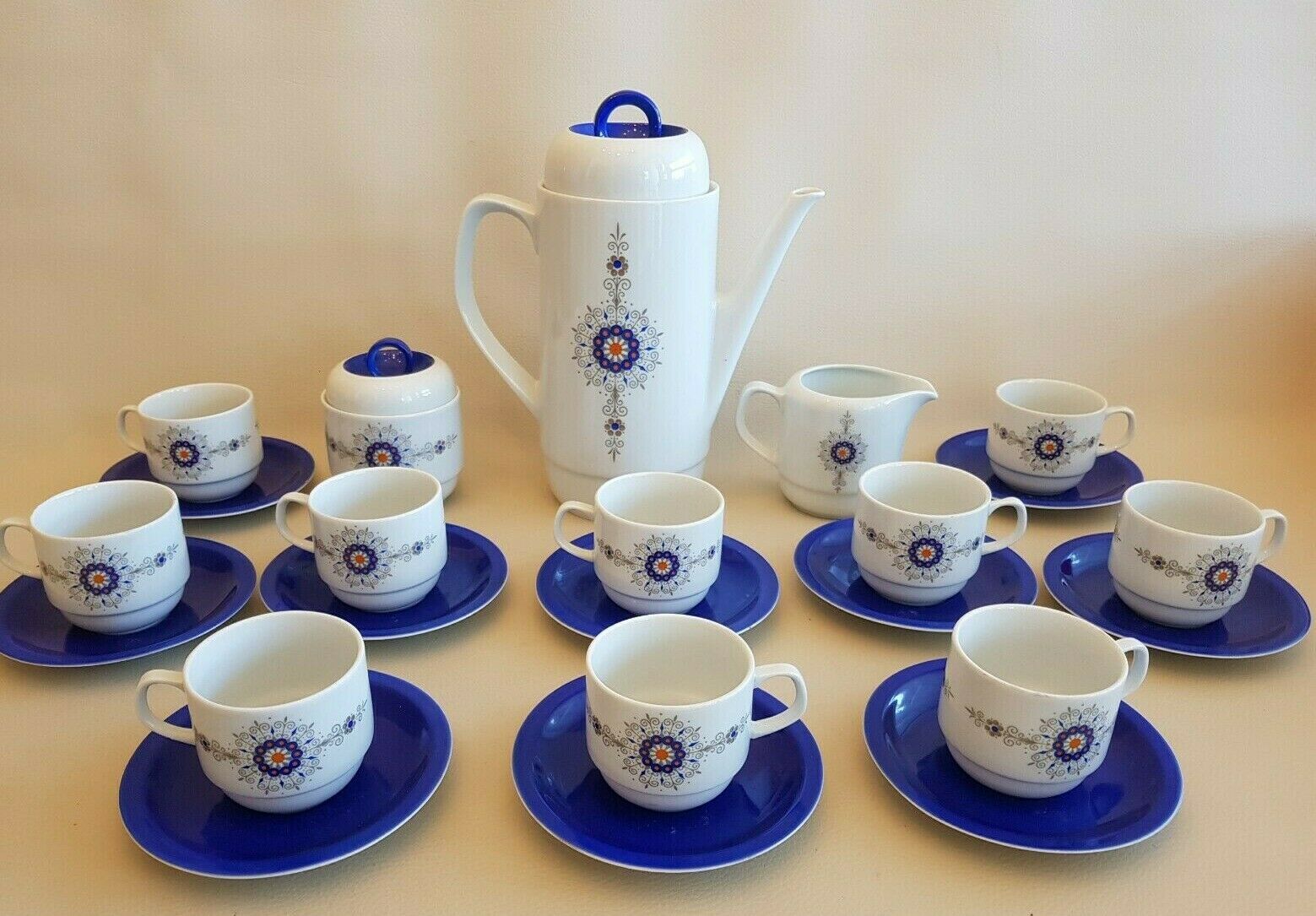 Coffee service and dessert in vintage porcelain 70s Bareuther blue décor