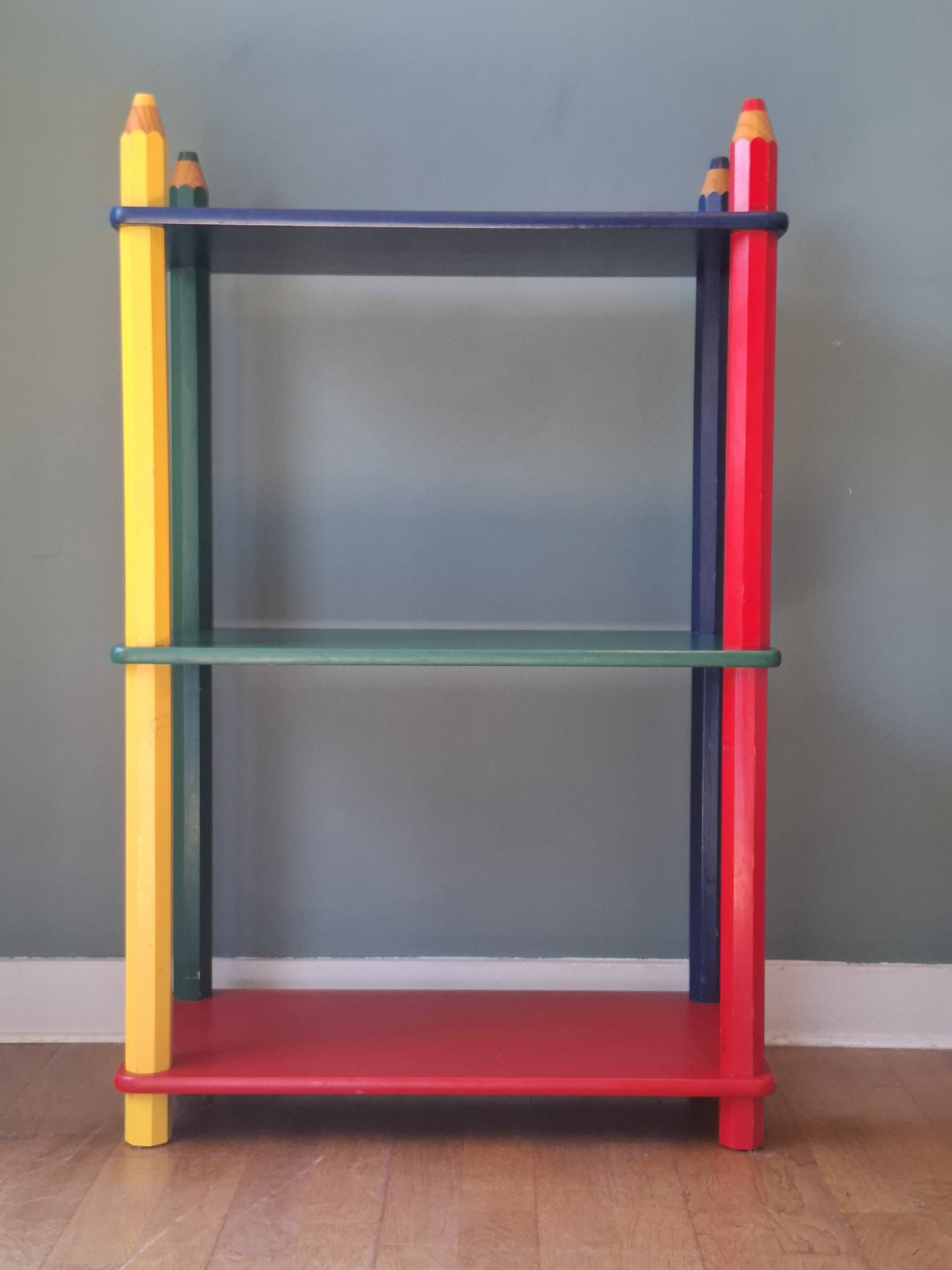 Etagère crayon style memphis